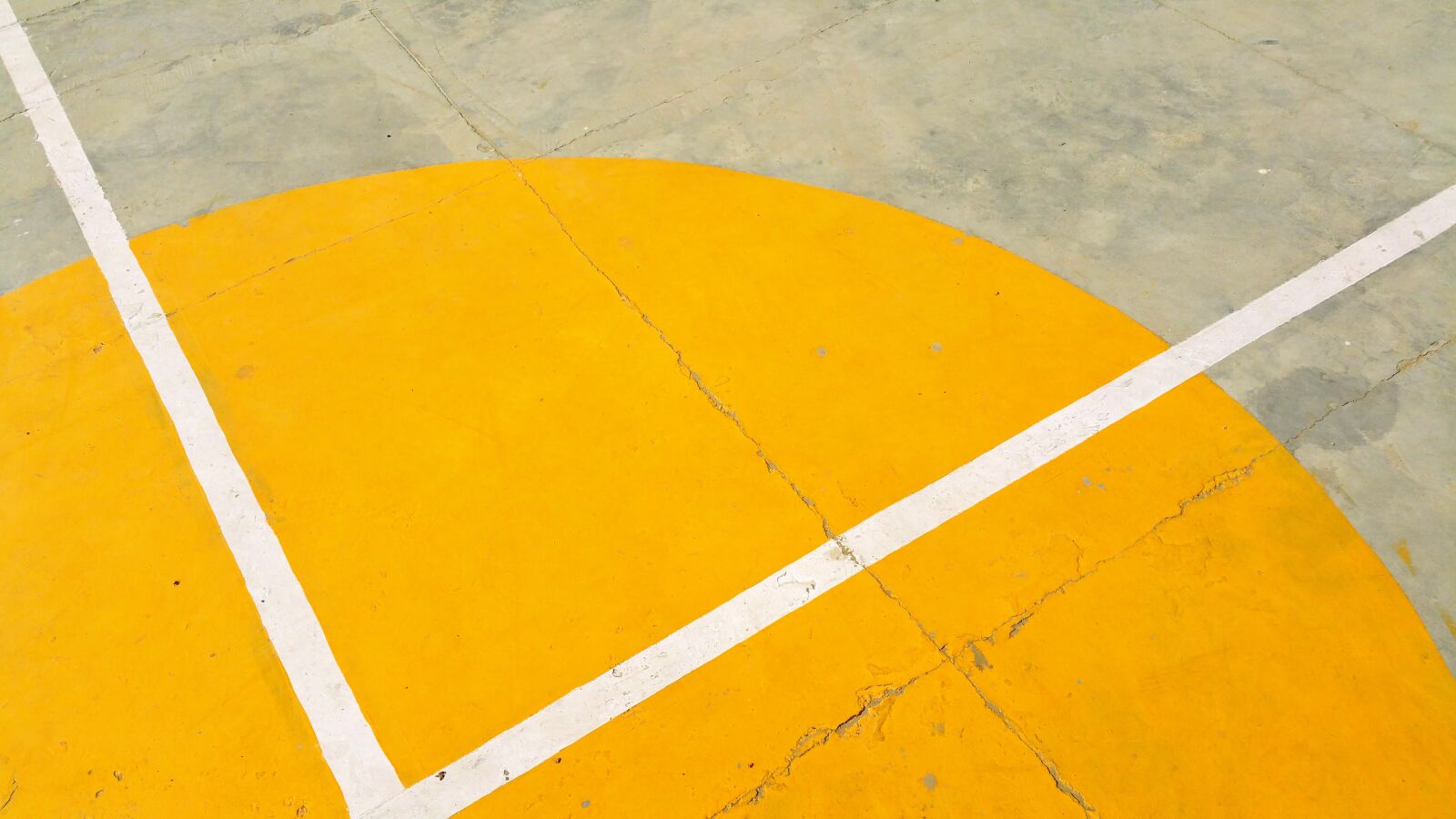 Samsung Galaxy Note4 sample photo. Gray, concrete, pavement, with photography