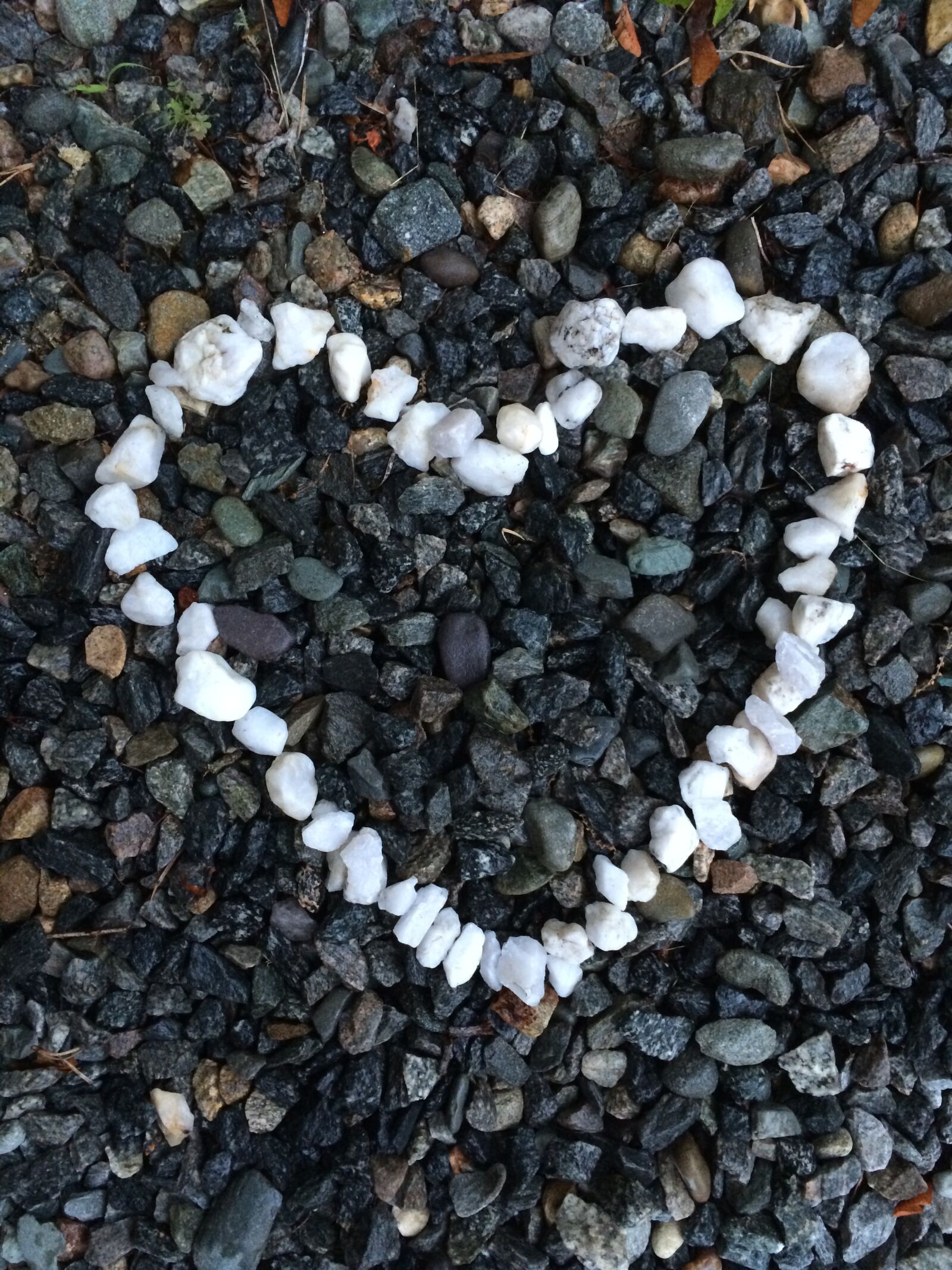 iPhone 5s back camera 4.12mm f/2.2 sample photo. Heart, stones, beach photography