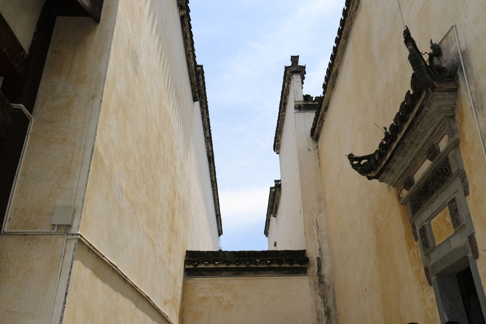 Canon EF-S 18-200mm F3.5-5.6 IS sample photo. Ancient, buildings photography