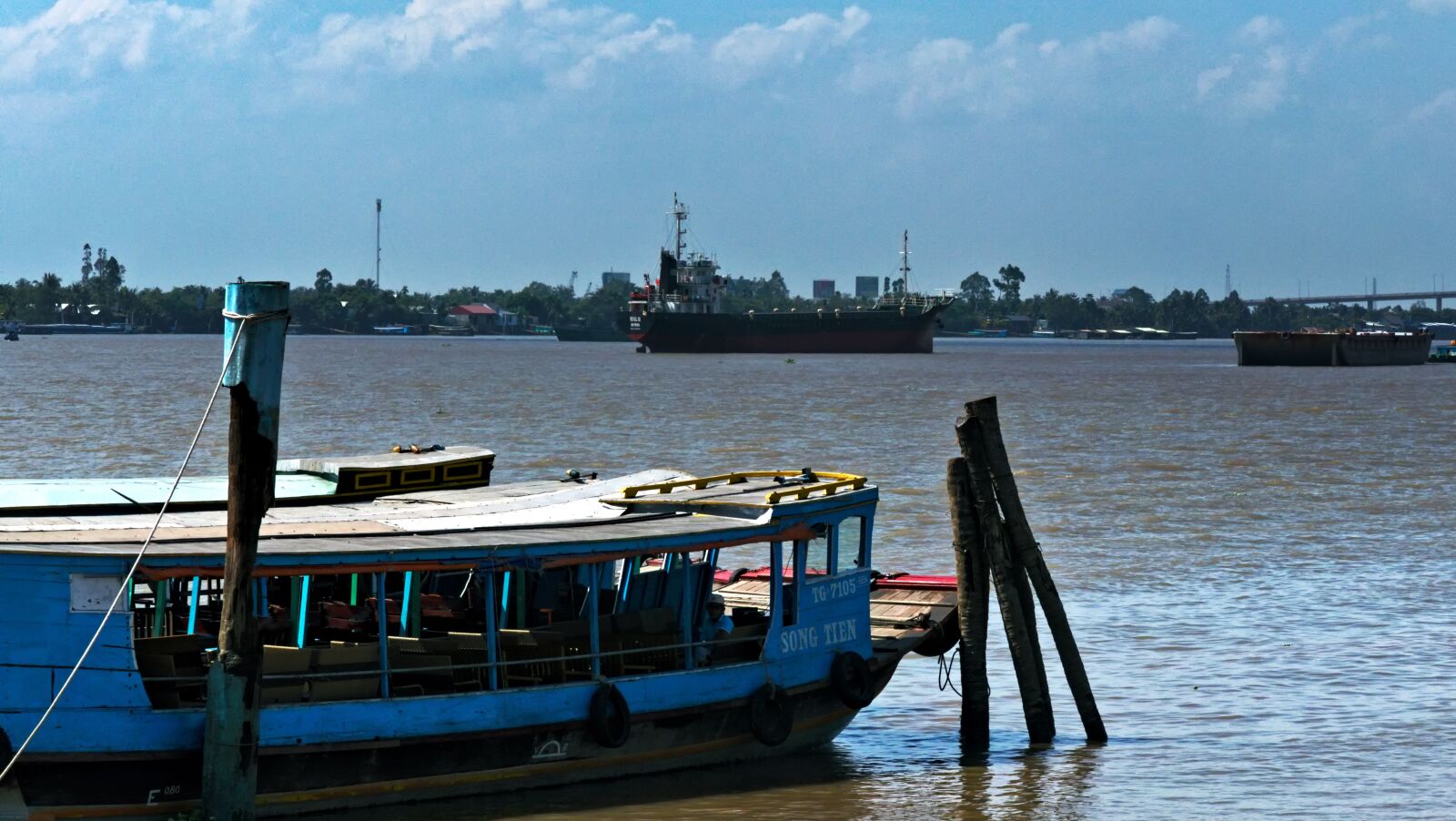 Panasonic Lumix DMC-FZ1000 sample photo. Ship, ferry, sea photography