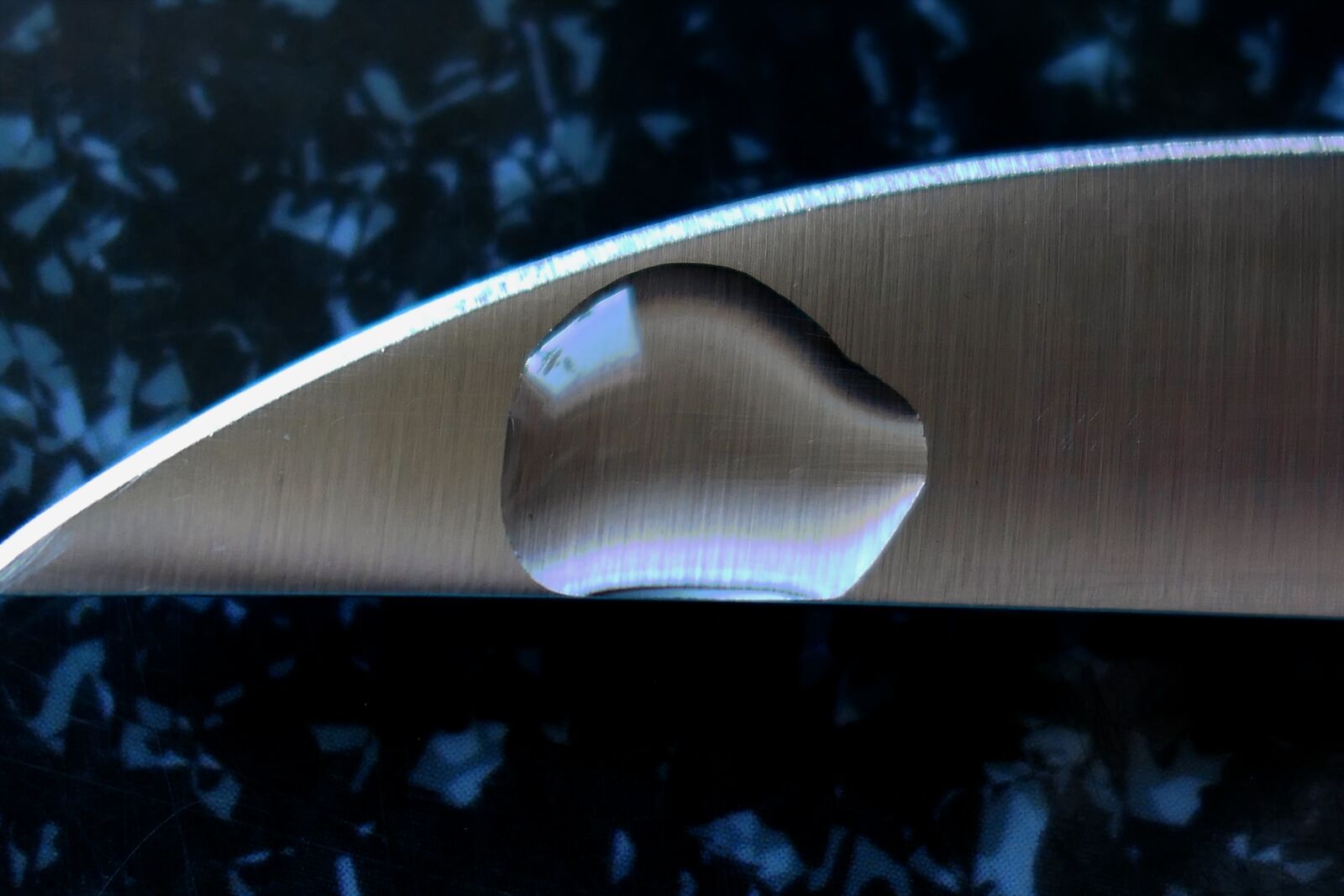 Panasonic Lumix DMC-LX10 (Lumix DMC-LX15) sample photo. Darkness, background, knife photography