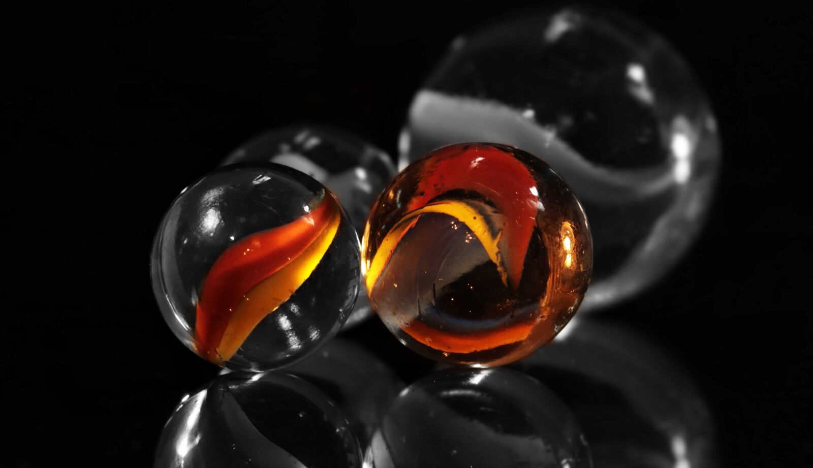 Canon EOS 80D sample photo. Dark, glass, reflection, ball photography