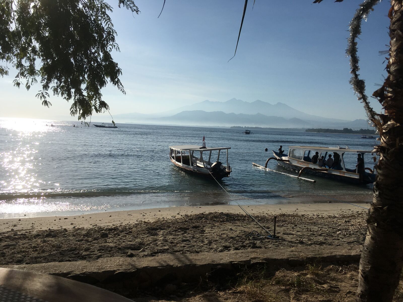 iPhone SE back camera 4.15mm f/2.2 sample photo. Indonesia, ghilli, sea photography