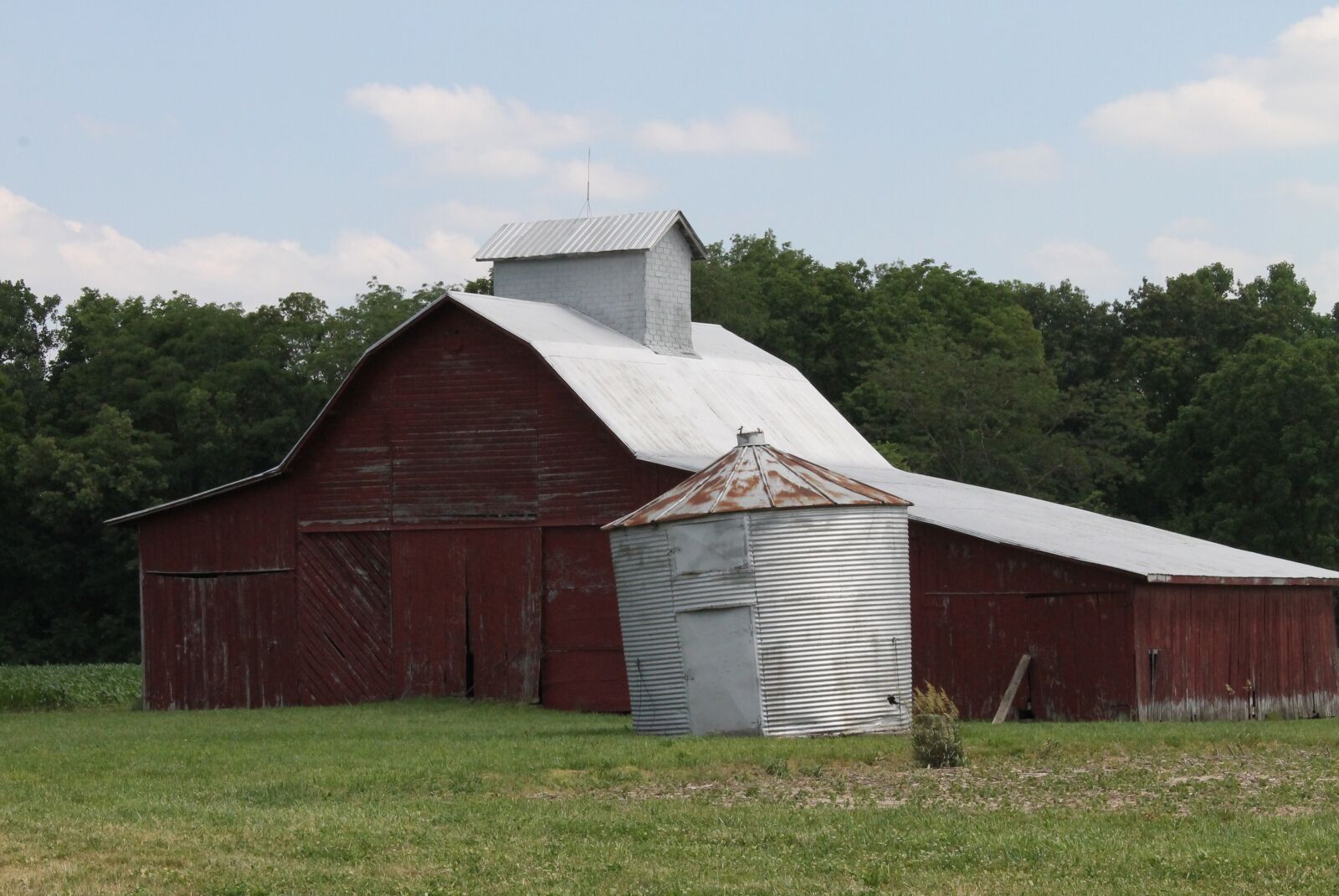 Canon EOS 1100D (EOS Rebel T3 / EOS Kiss X50) sample photo. Barn, rural, farm photography