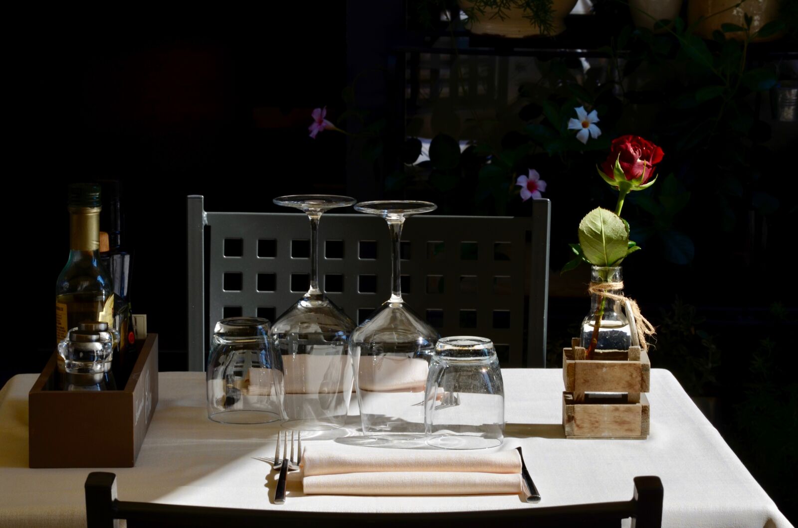 Nikon D5100 sample photo. Restaurant, lunch, table photography