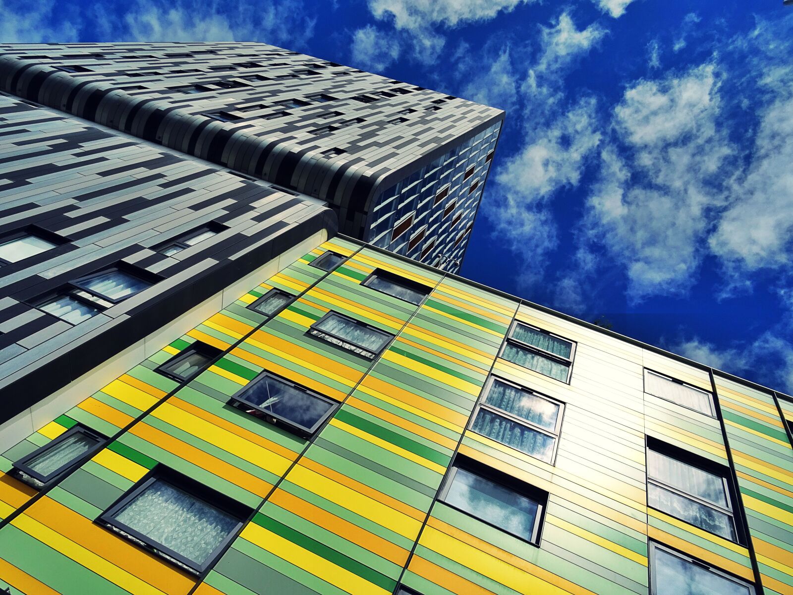 Sony DSC-HX60 sample photo. Architectural, design, buildings, clouds photography