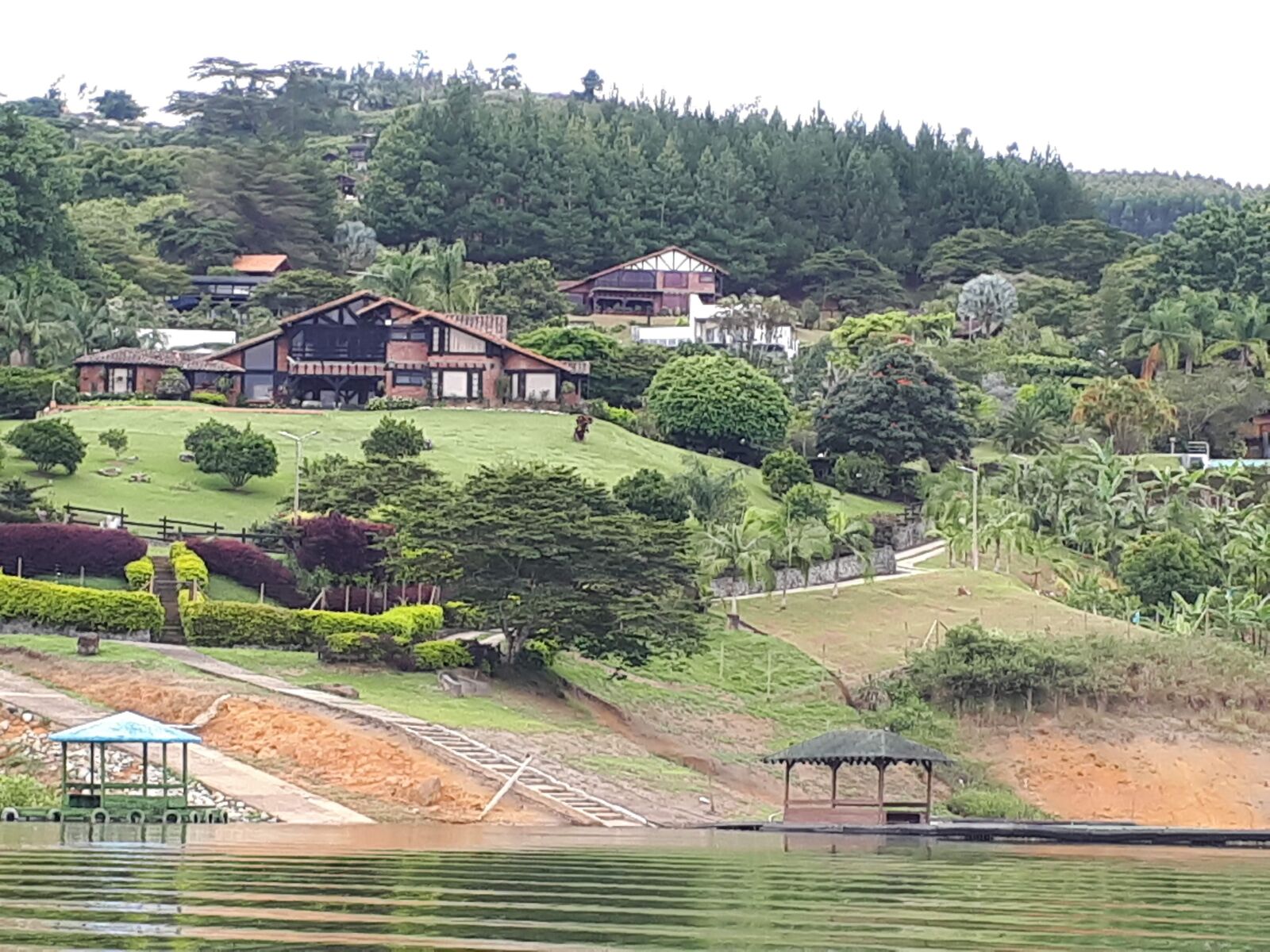Samsung Galaxy A5(2017) sample photo. Lake, house, landscape photography