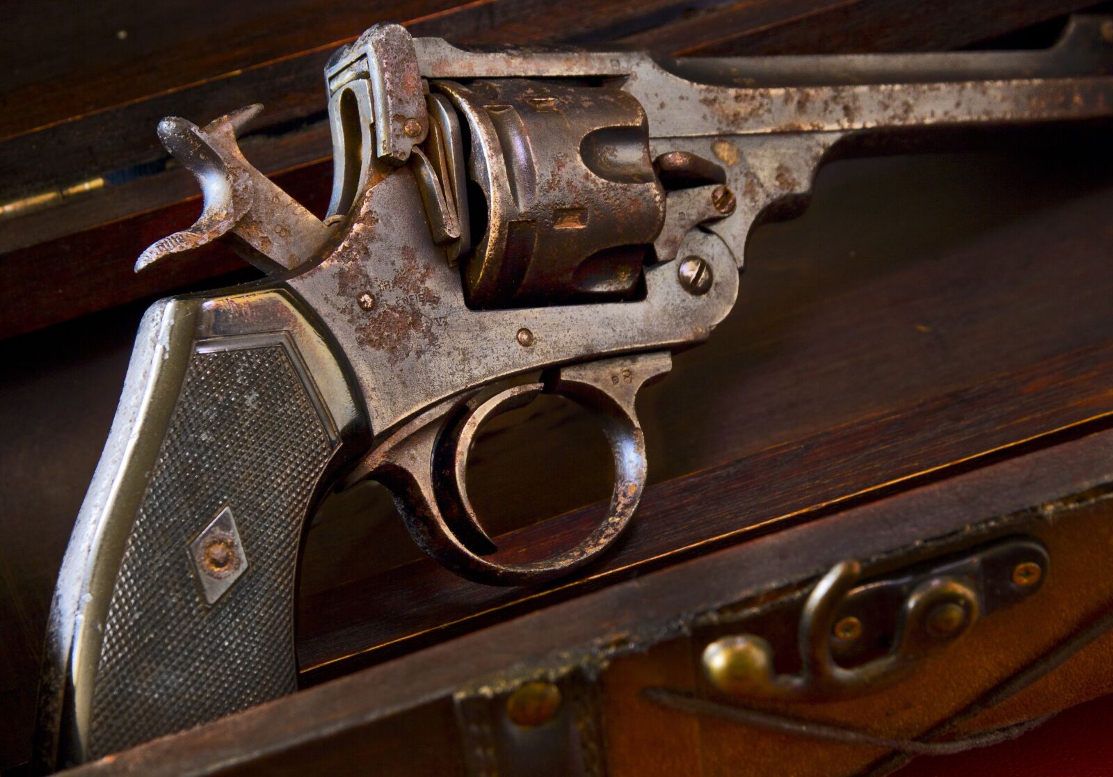 Canon EOS 1000D (EOS Digital Rebel XS / EOS Kiss F) sample photo. Weapon, hand gun, handgun photography