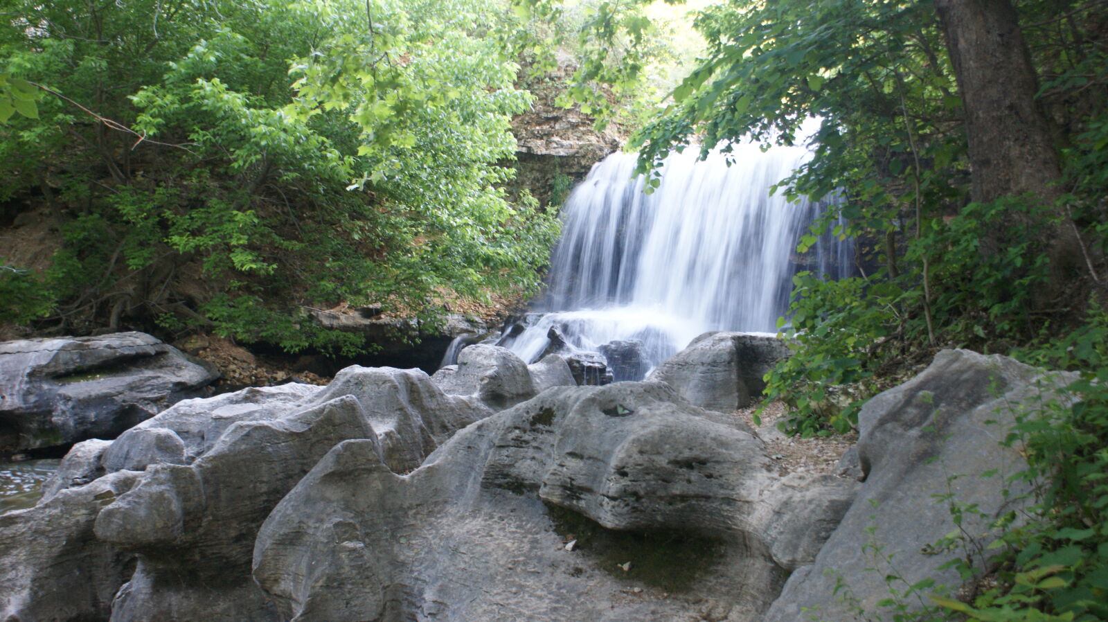 Sony Alpha DSLR-A350 + Sony DT 18-70mm F3.5-5.6 sample photo. Nature, rock, water, waterfall photography