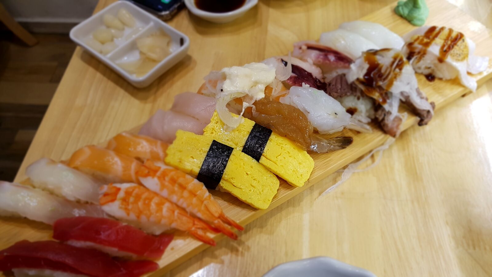 Samsung Galaxy S7 Edge sample photo. Sushi class, assorted sushi photography
