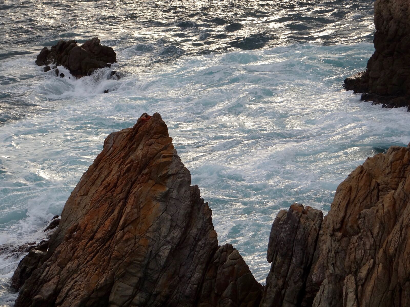 Sony Cyber-shot DSC-HX100V sample photo. Rocks, sea, cliff photography