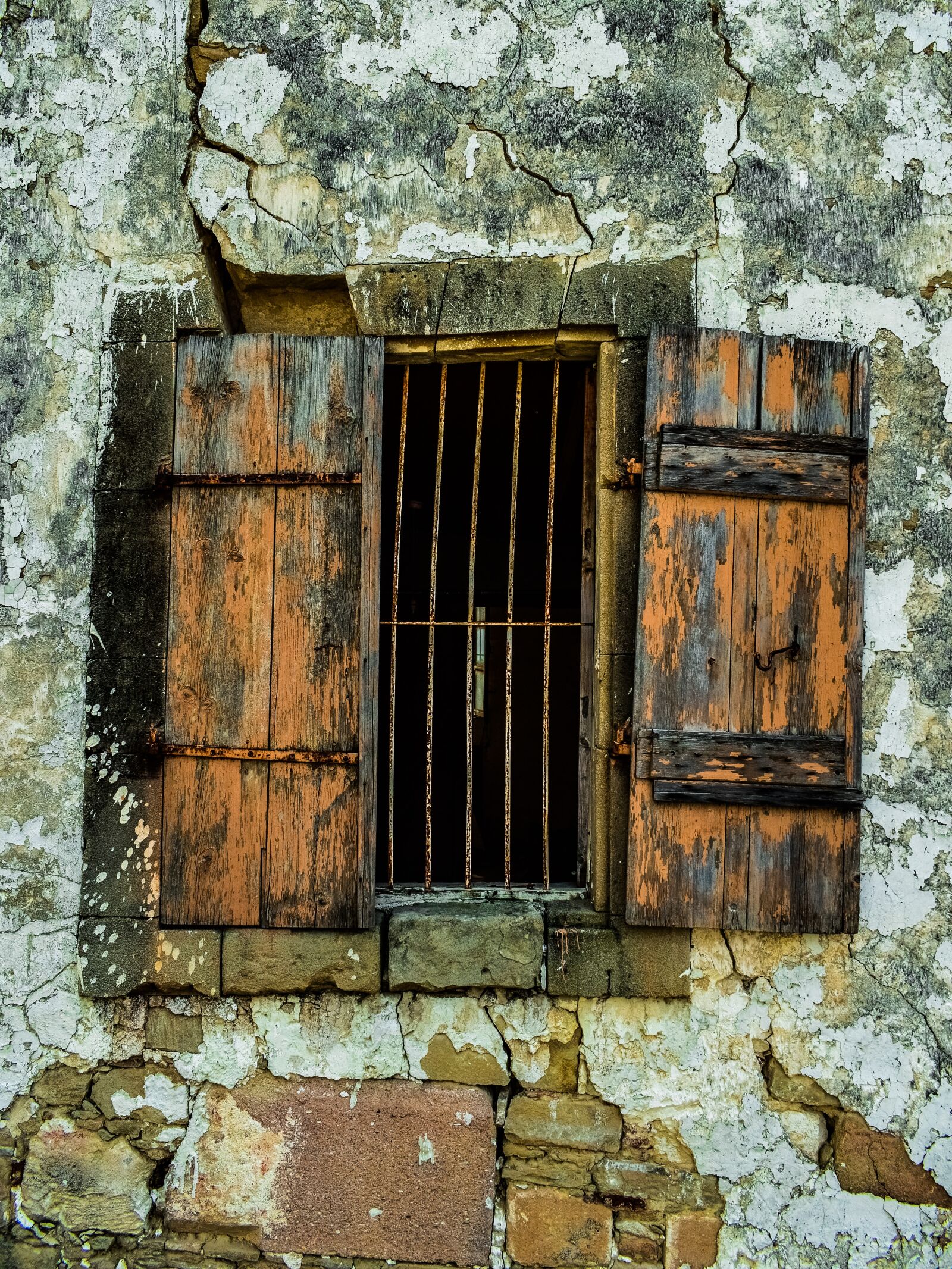Nikon D3300 sample photo. Window, old, weathered photography