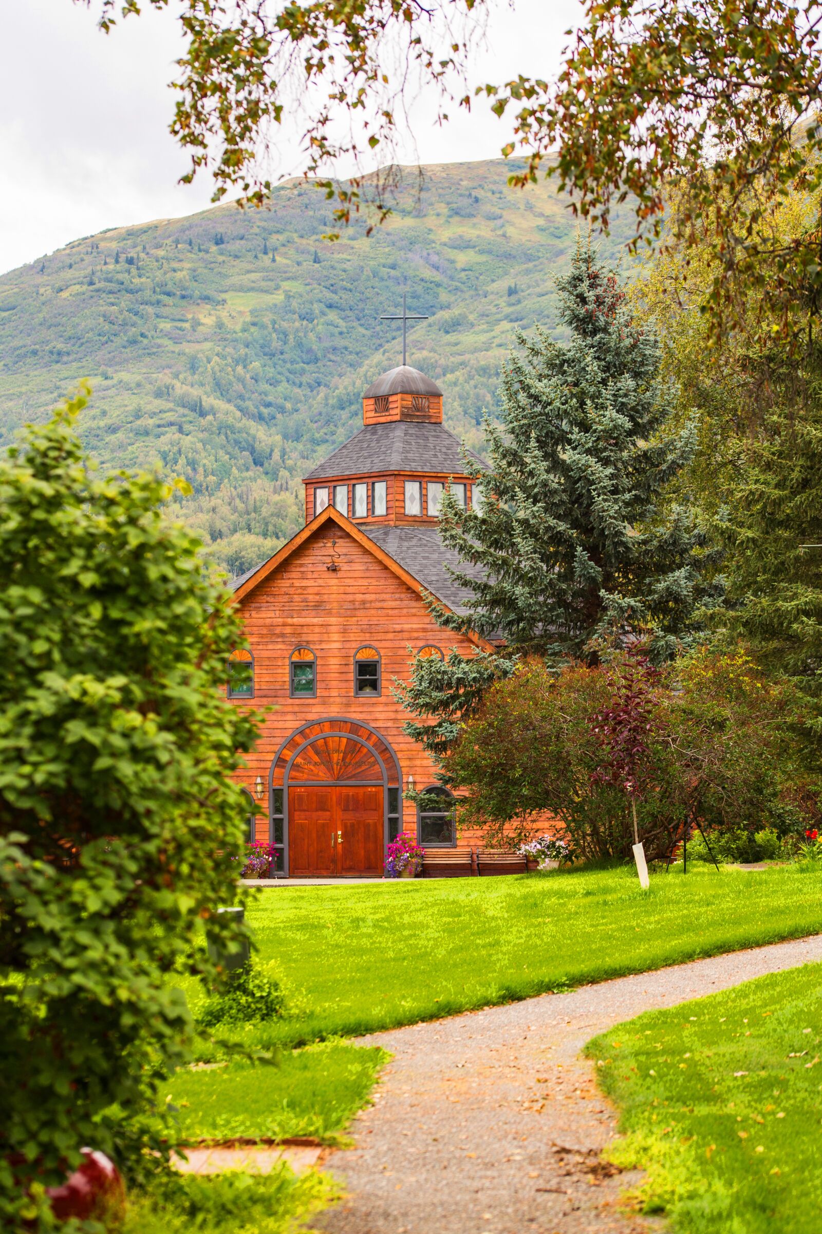 Canon EOS 5D Mark III sample photo. Church, landscape, architecture photography