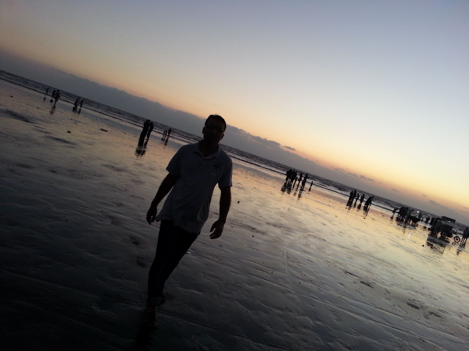 Samsung Galaxy Note2 sample photo. Walking, beach, karachi photography