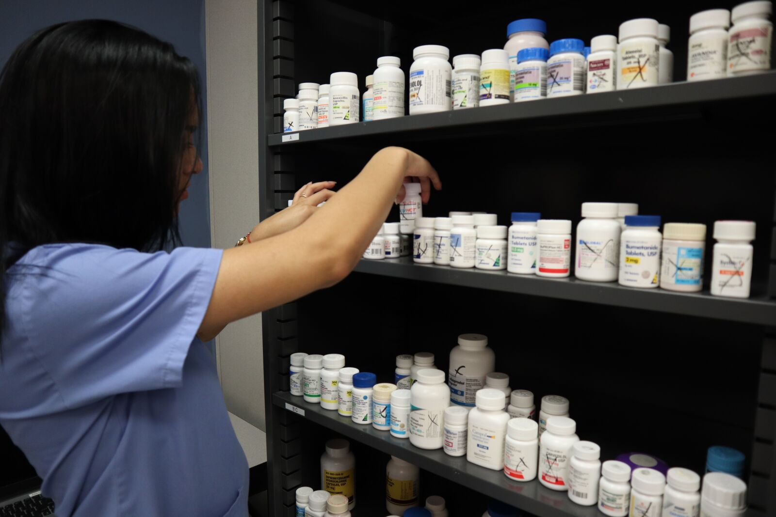 Canon EOS M50 (EOS Kiss M) sample photo. Counter, medication, prescription photography