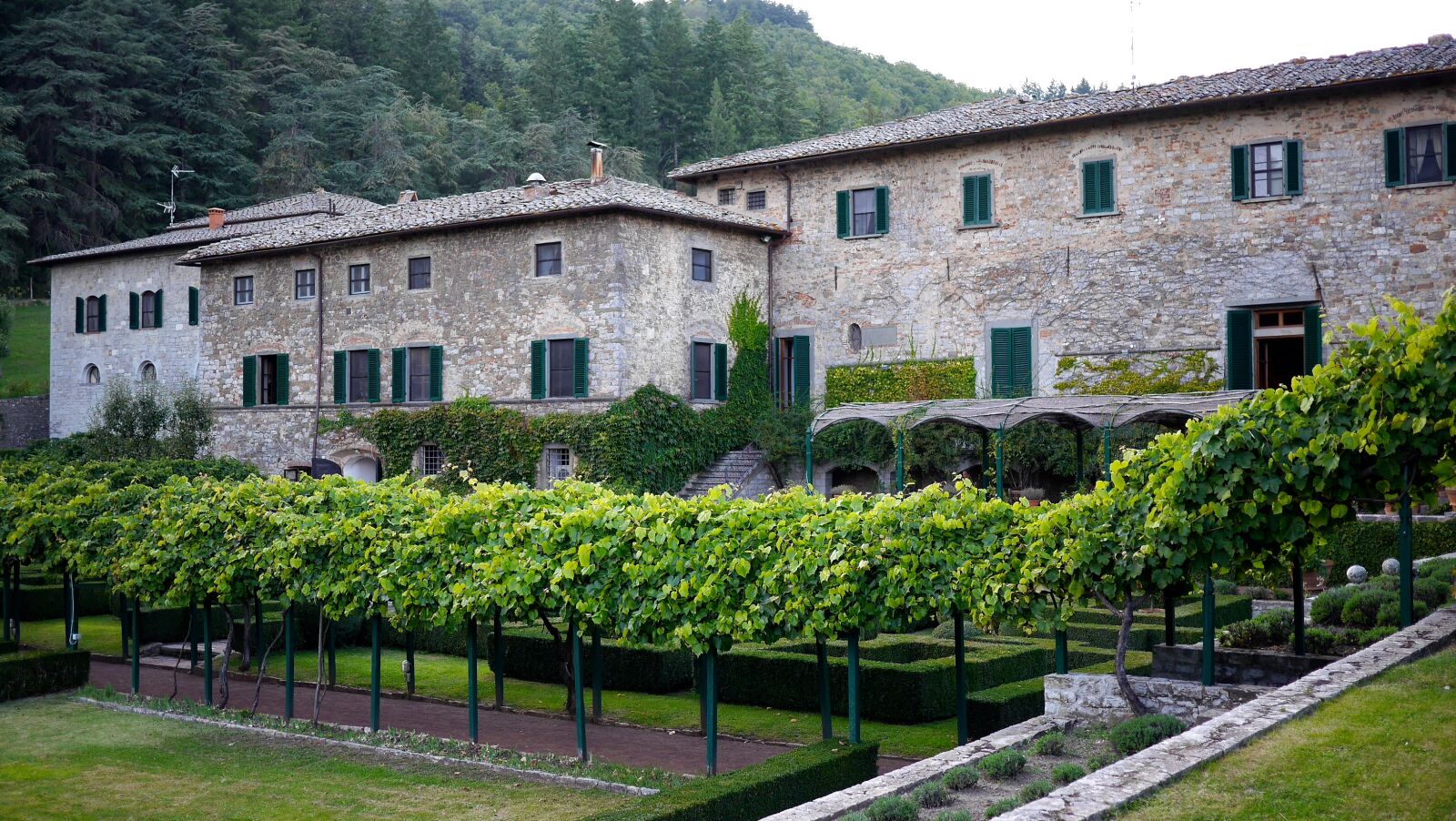 Panasonic Lumix DMC-G6 sample photo. Castle, tuscany, garden photography