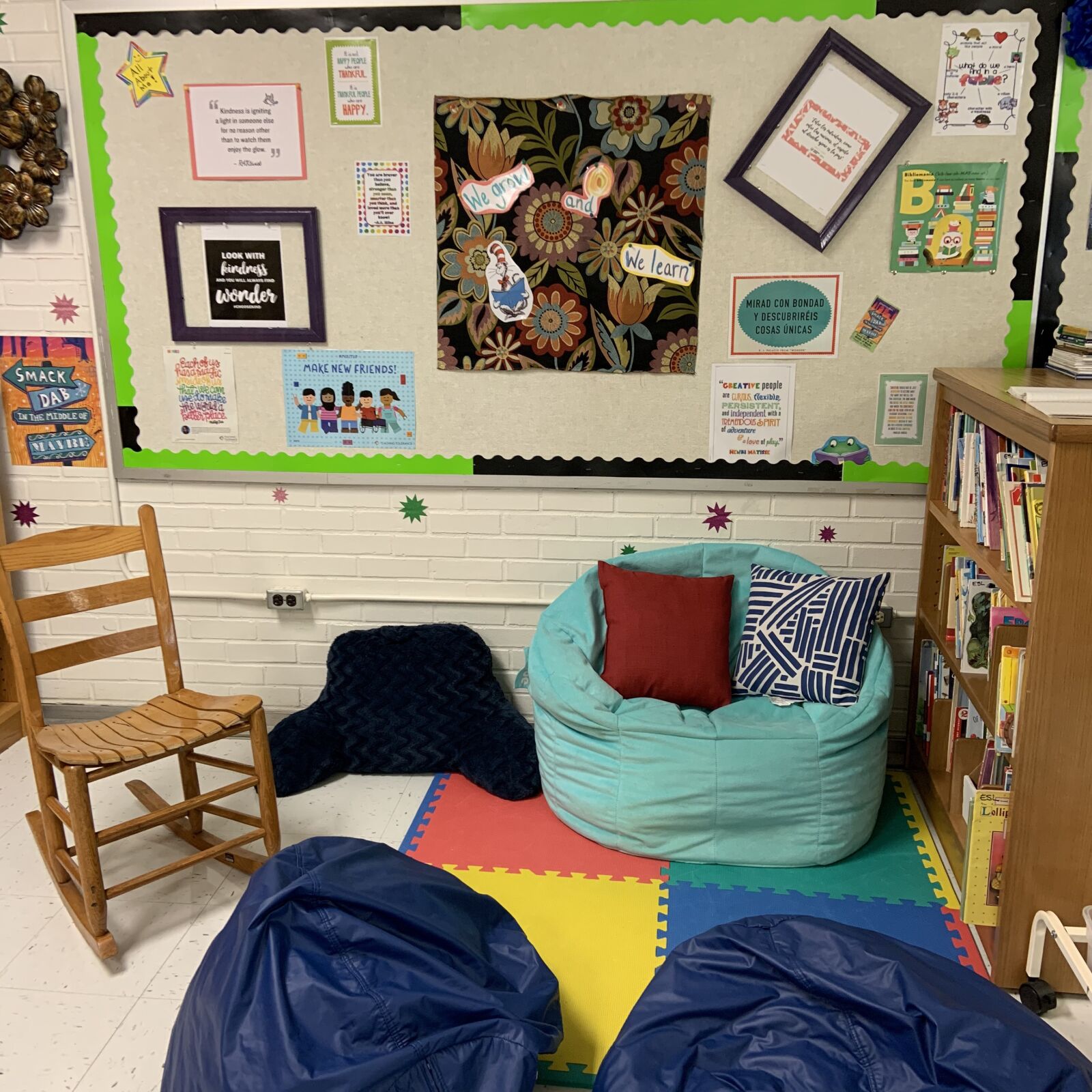 Apple iPhone XR sample photo. Classroom reading nook, bean photography