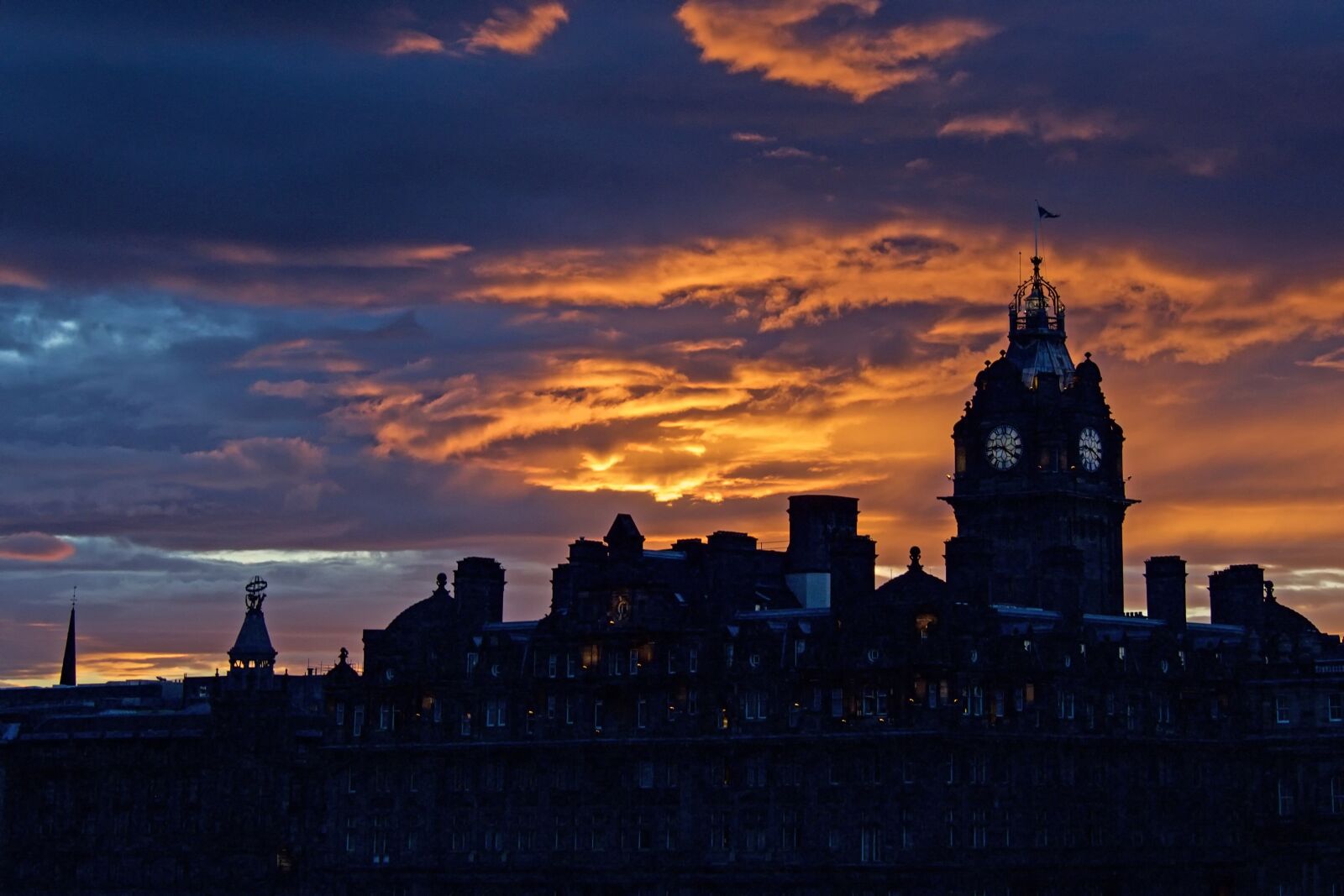 Olympus OM-D E-M10 sample photo. Balmoral hotel, edinburgh, scotland photography