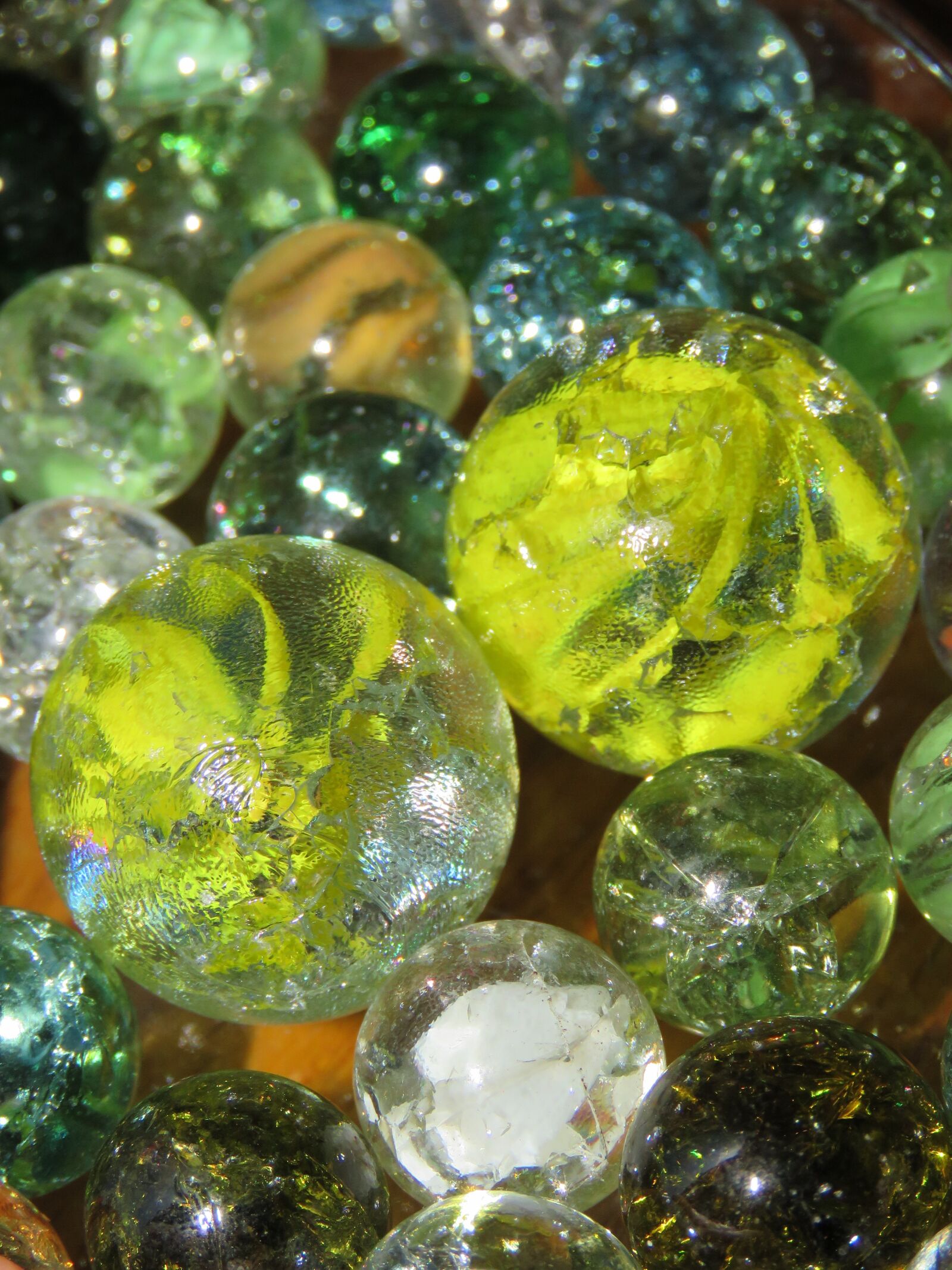 Canon PowerShot SX60 HS sample photo. Marbles, cracked, broken photography