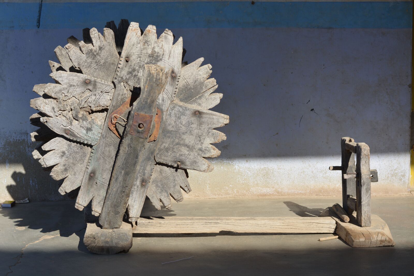 Nikon D5200 sample photo. Weaving, wheel, antique photography