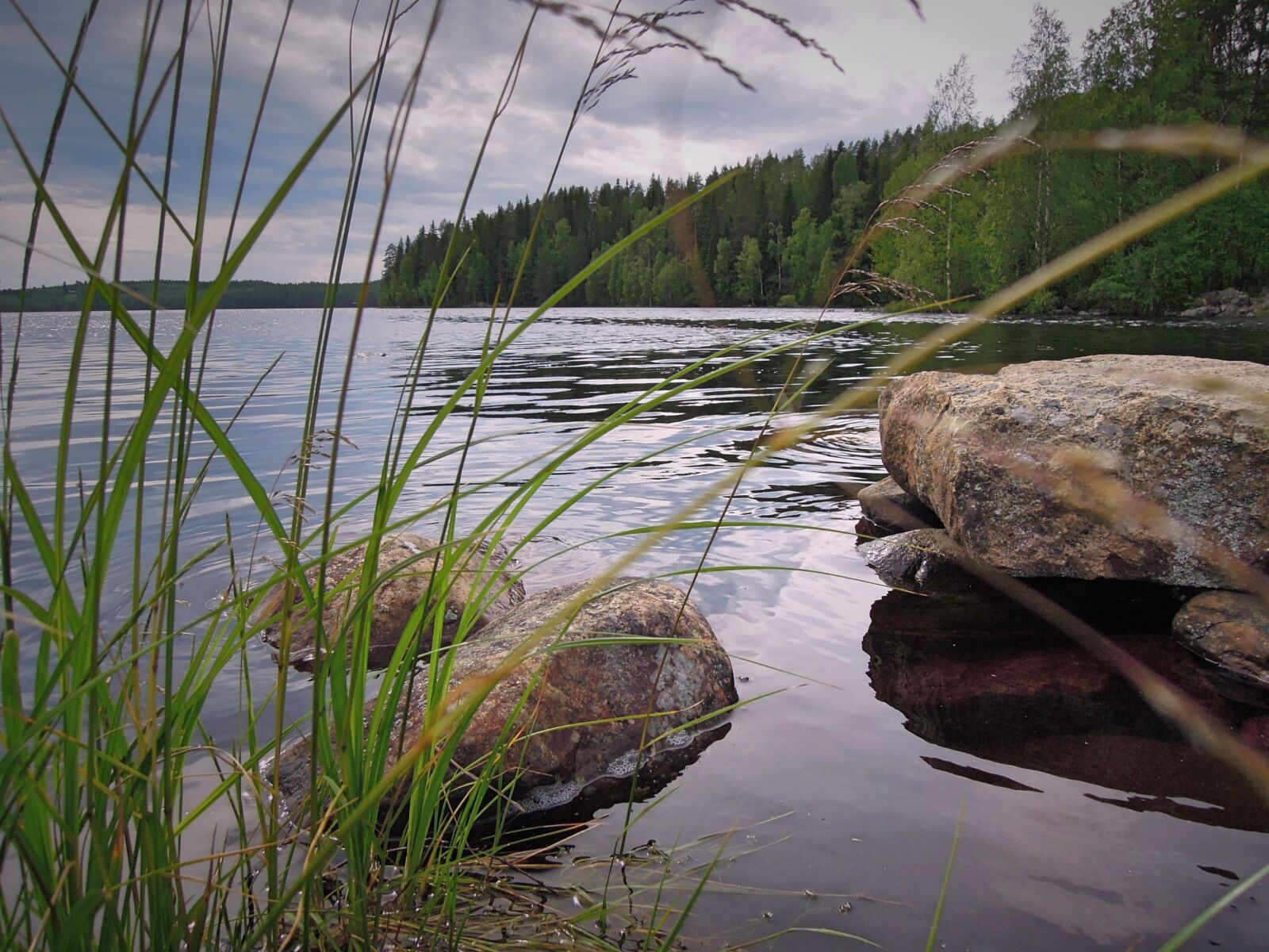 Nikon Coolpix P300 sample photo. Lake, water, stone photography