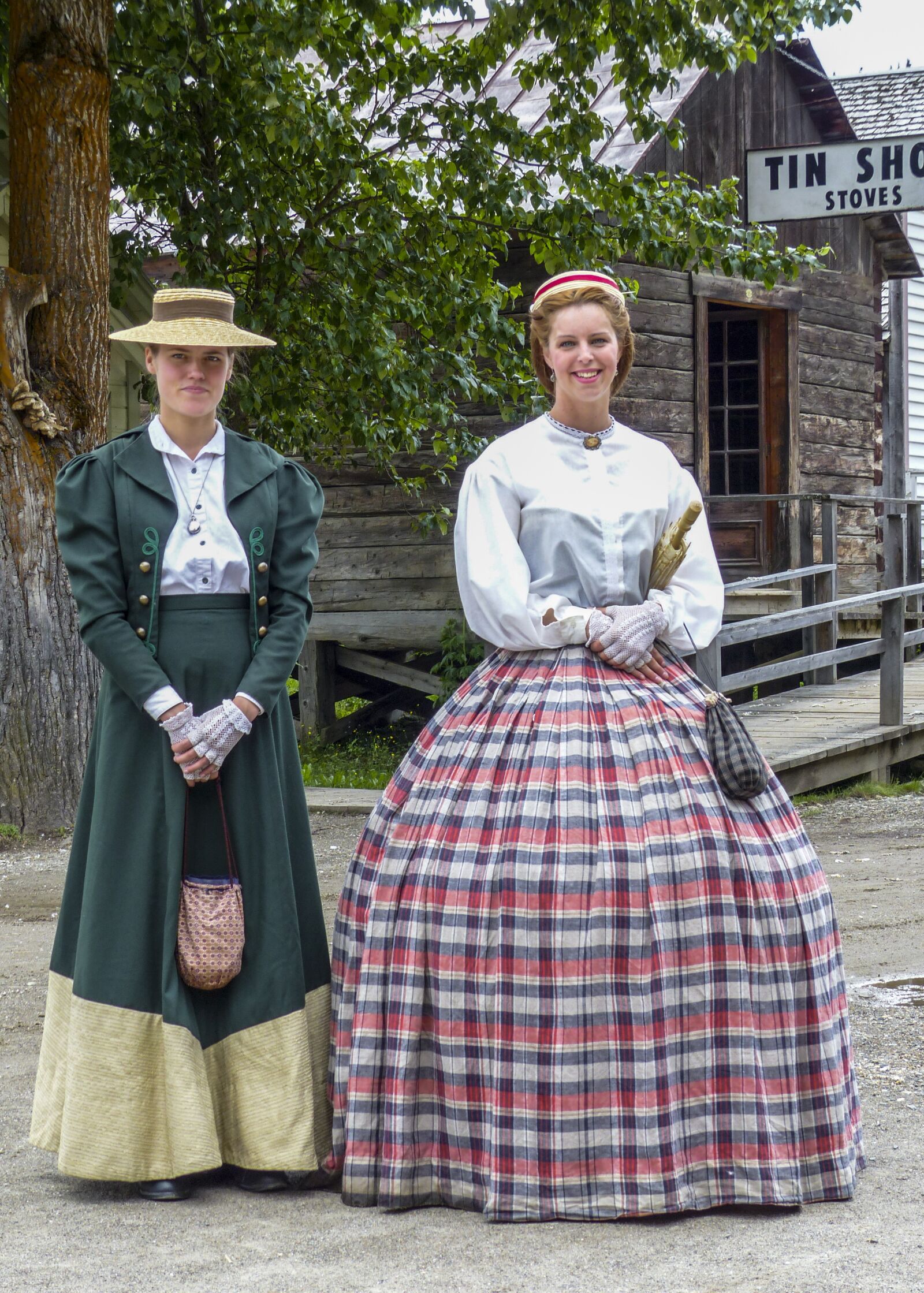 Panasonic Lumix DMC-FZ200 sample photo. Wild west, history, woman photography