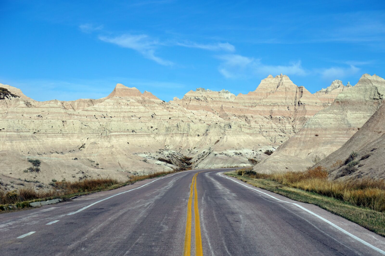 Sony E 55-210mm F4.5-6.3 OSS sample photo. Badlands, badlands national park photography