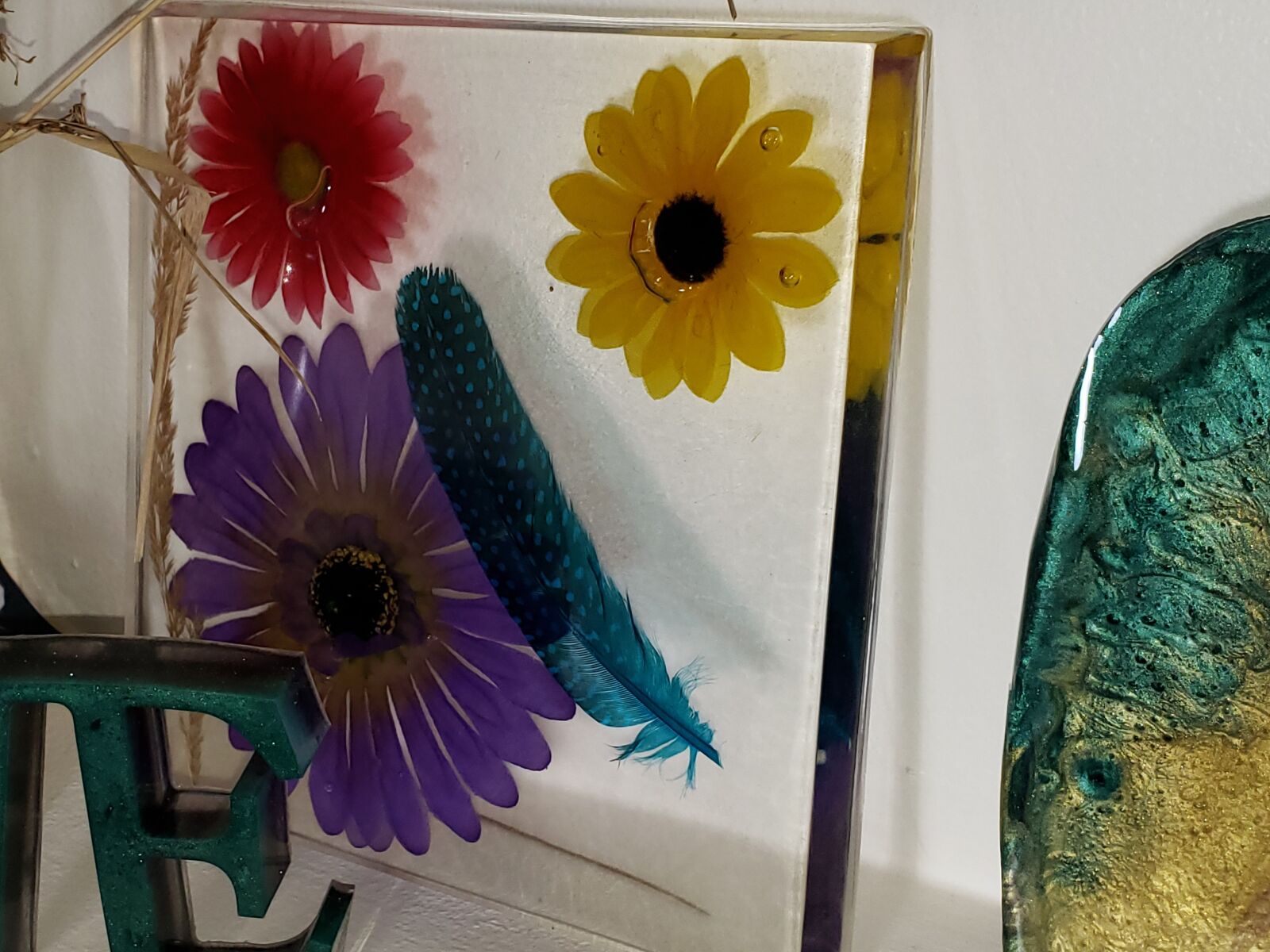 Samsung Galaxy S9+ sample photo. Resin, flowers, decor photography
