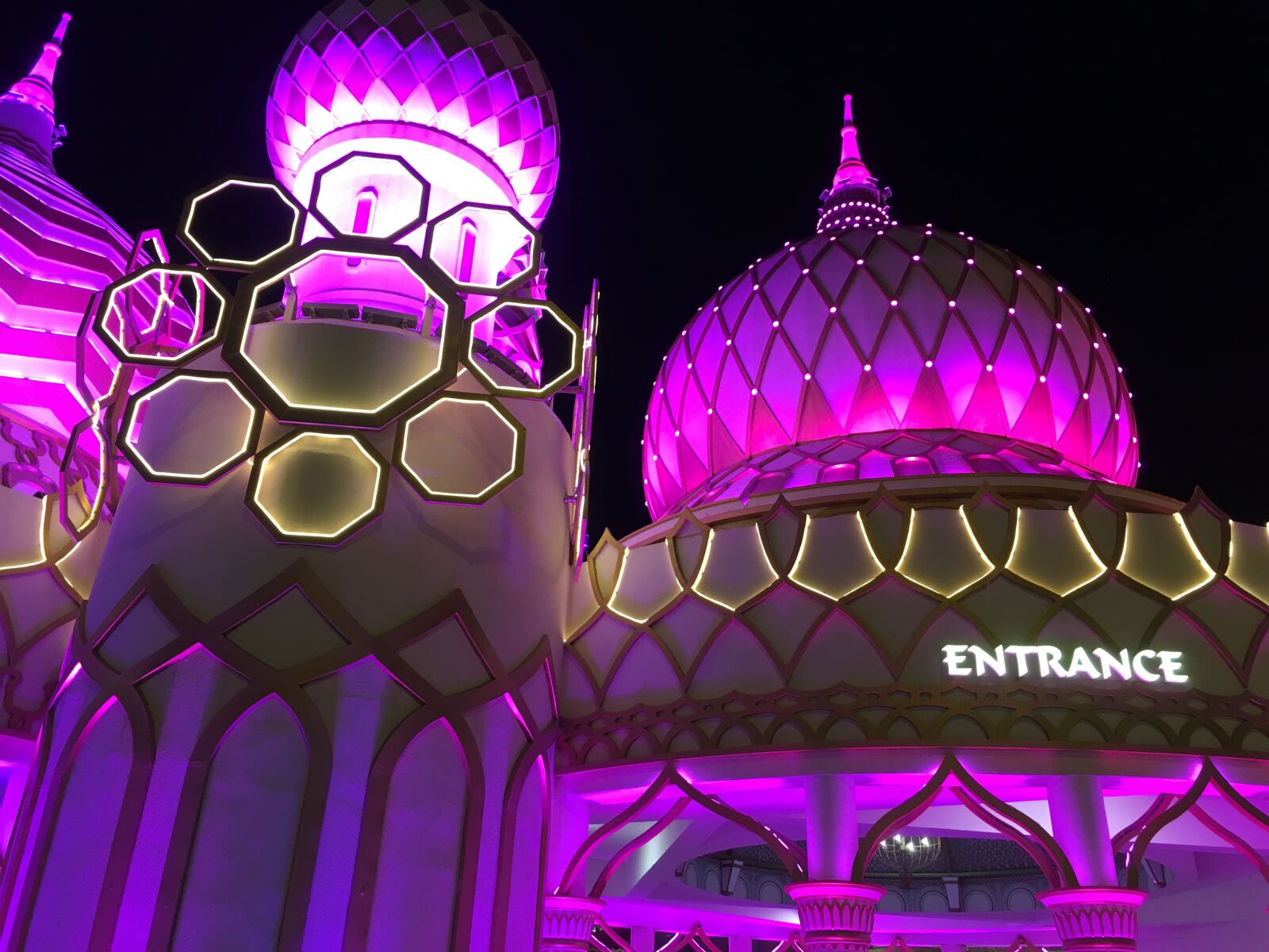 Apple iPhone 6s sample photo. Dubai, mosque, masjid photography