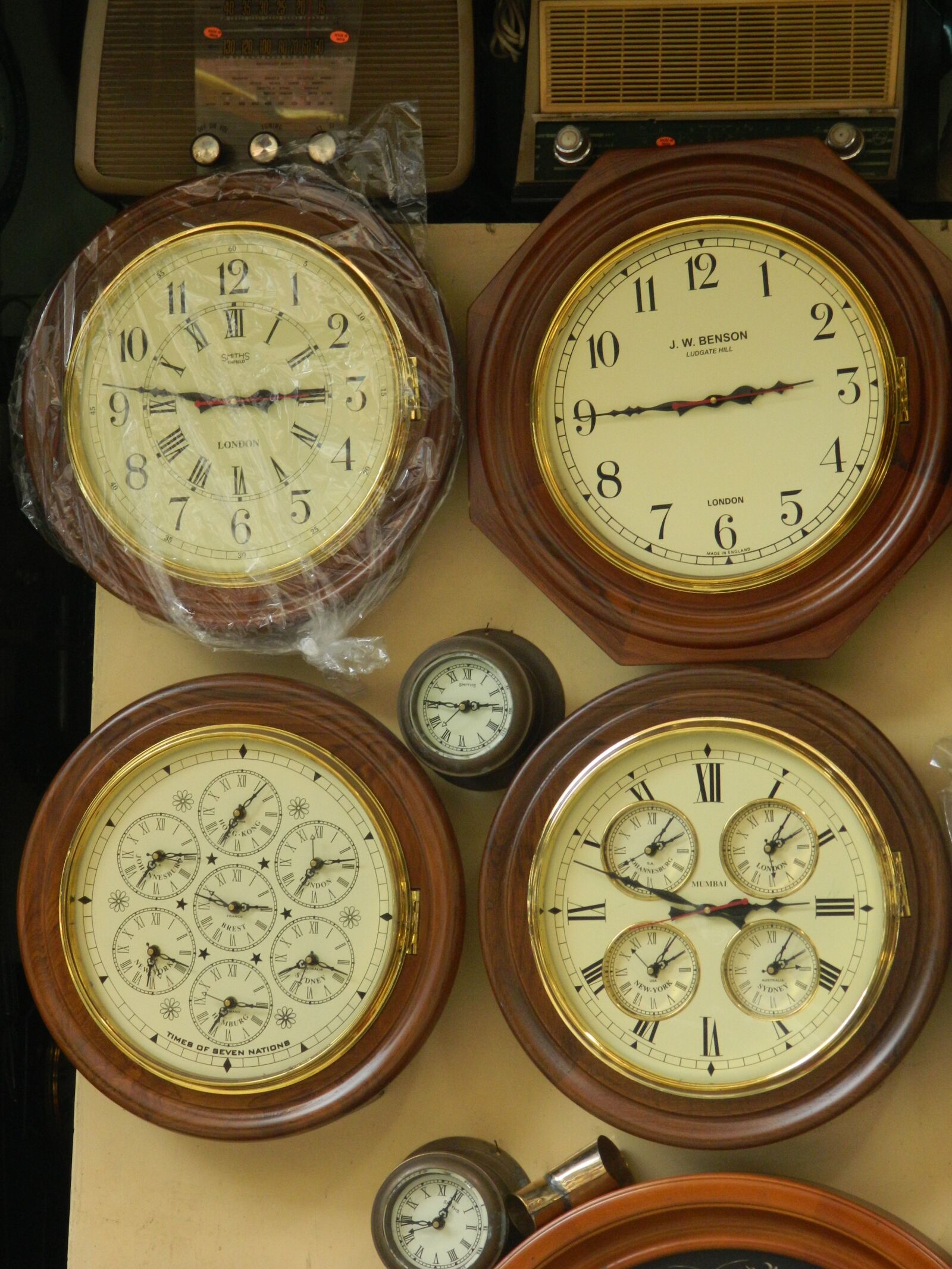Nikon Coolpix L120 sample photo. Vintage, clocks, time photography
