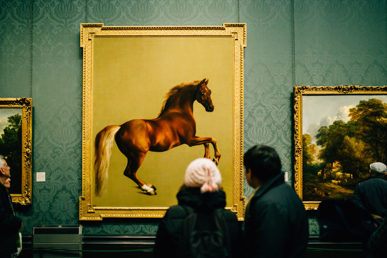 Canon EOS 6D + Sigma 35mm F1.4 DG HSM Art sample photo. People, waiting, gallery, horse photography