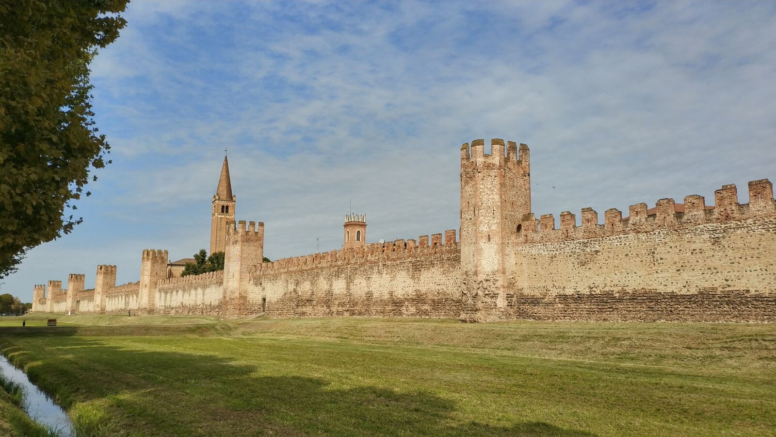 Xiaomi Mi MIX 2 sample photo. The city of montagnana photography