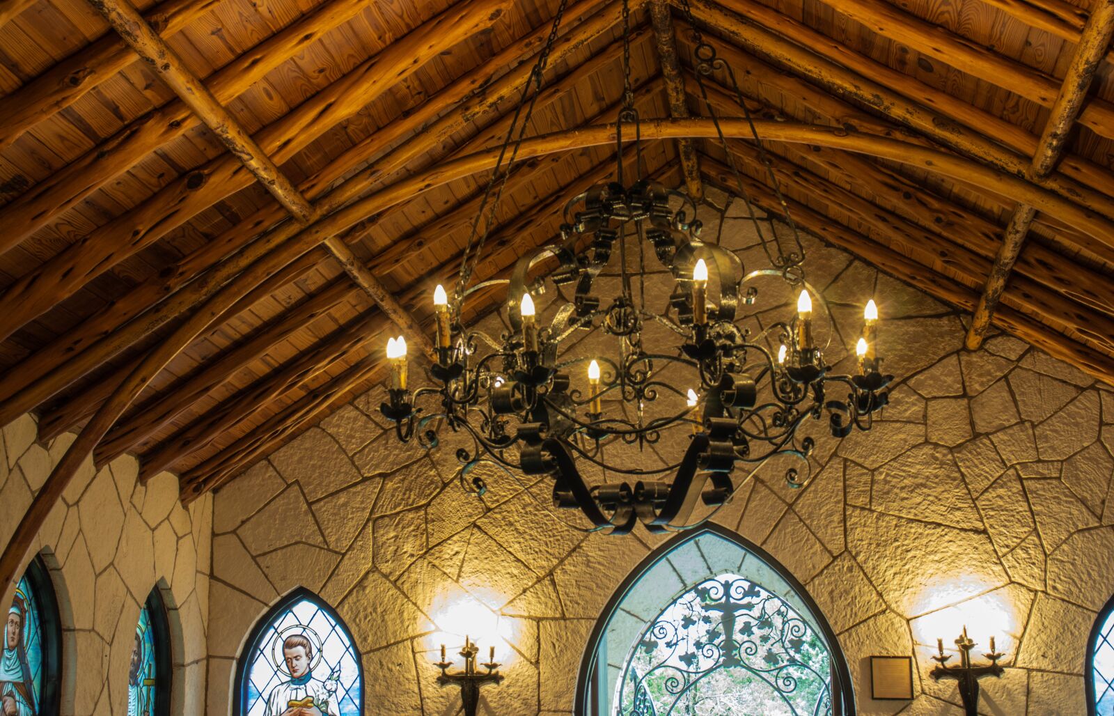 Canon EOS 800D (EOS Rebel T7i / EOS Kiss X9i) sample photo. Chapel, church, architecture photography