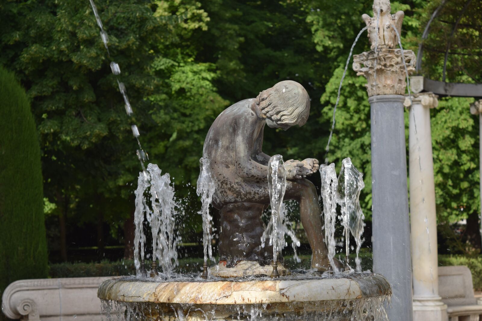 Nikon D5300 sample photo. Statue, park, source photography
