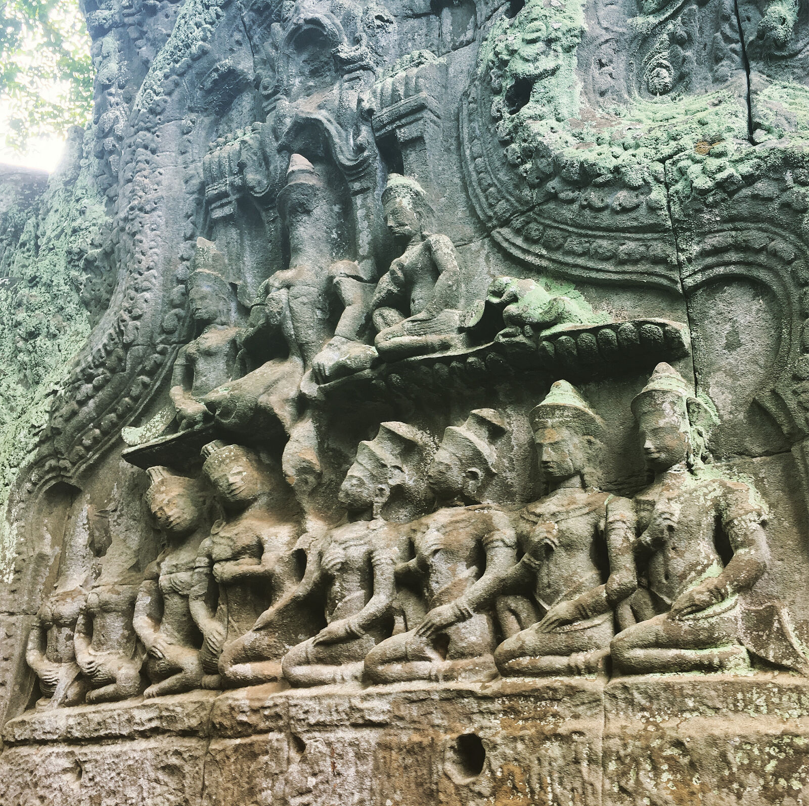 iPhone 6s Plus back camera 4.15mm f/2.2 sample photo. Angkor, wat, apisara, bas photography