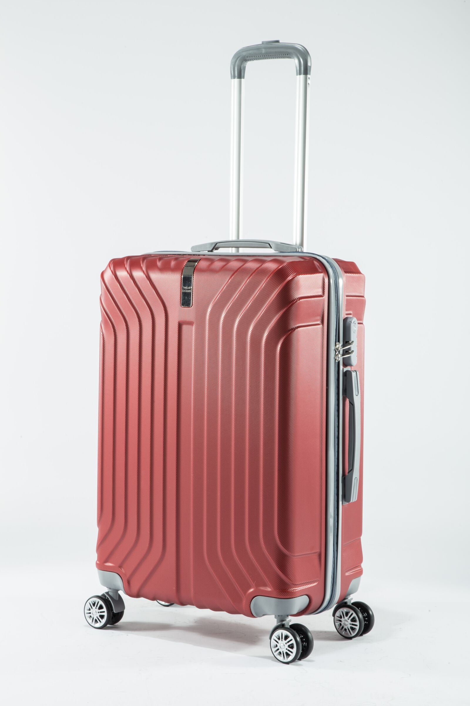 Canon EOS 6D + Canon EF 24-105mm F4L IS USM sample photo. Travel bag, hard and photography