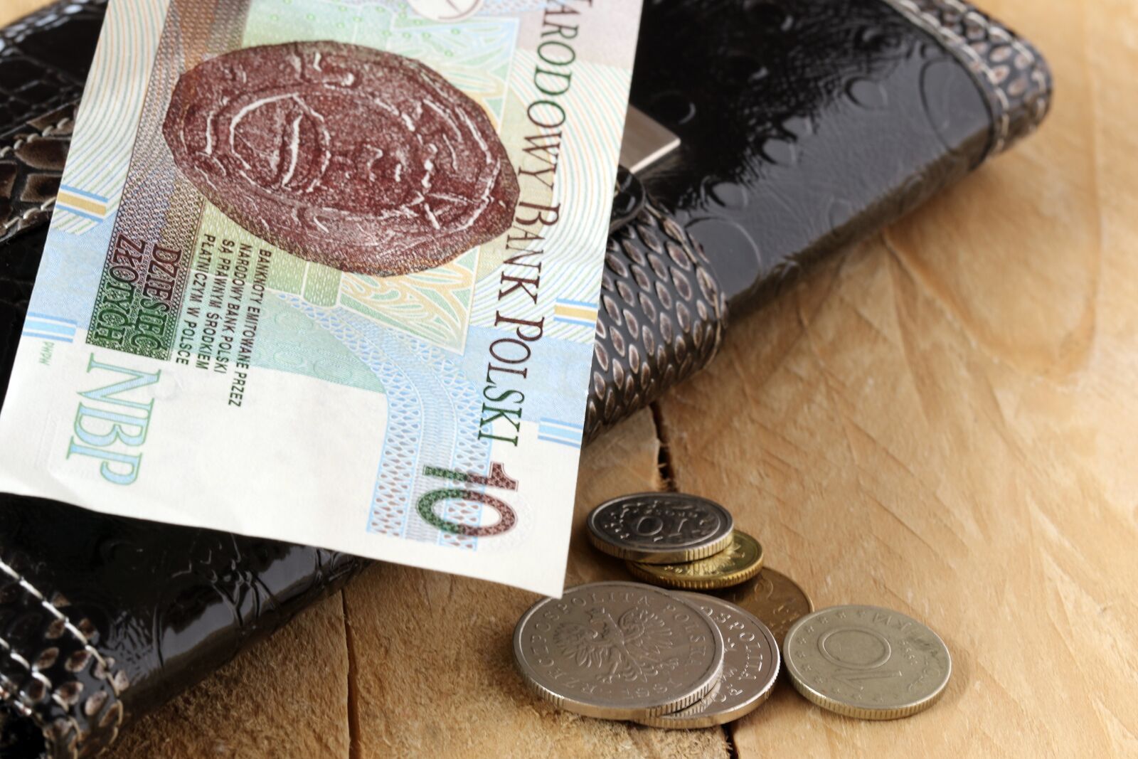 Canon EOS 7D Mark II sample photo. Buck, money, euro banknotes photography