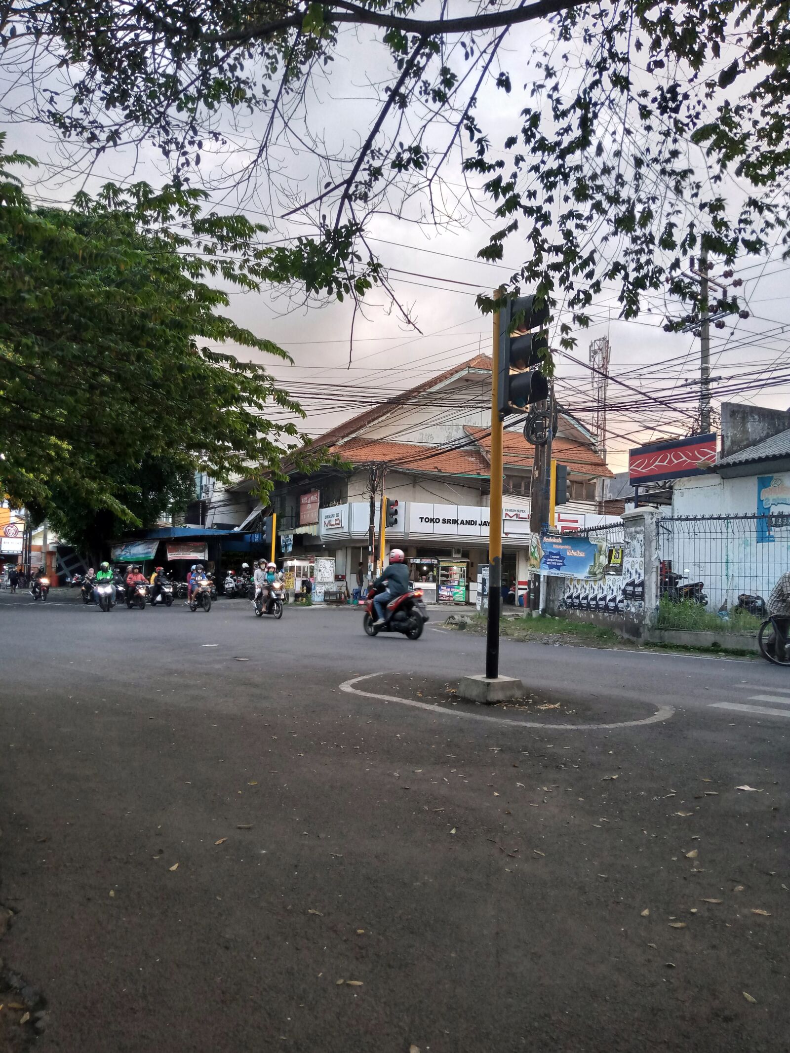 INFINIX MOBILITY LIMITED Infinix X650C sample photo. Town, traffic, city photography