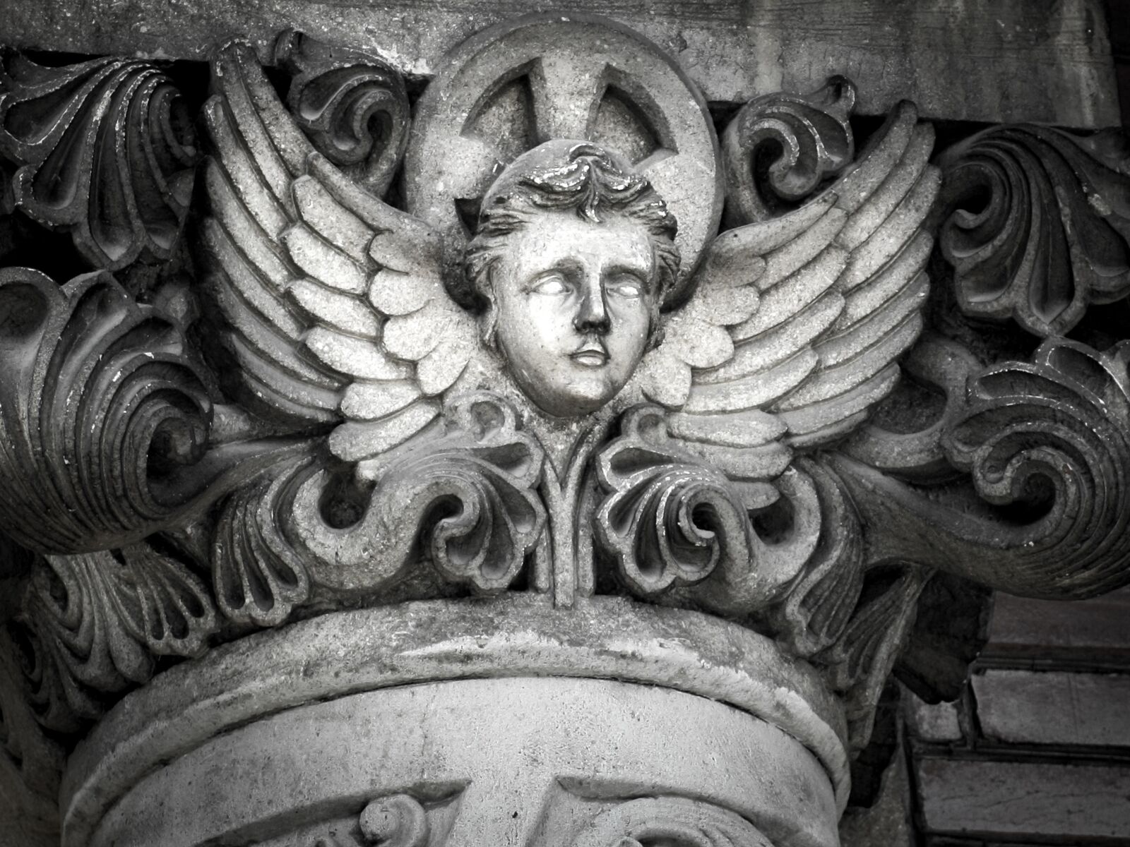 Canon EOS 1000D (EOS Digital Rebel XS / EOS Kiss F) sample photo. Angel, castle, statue photography