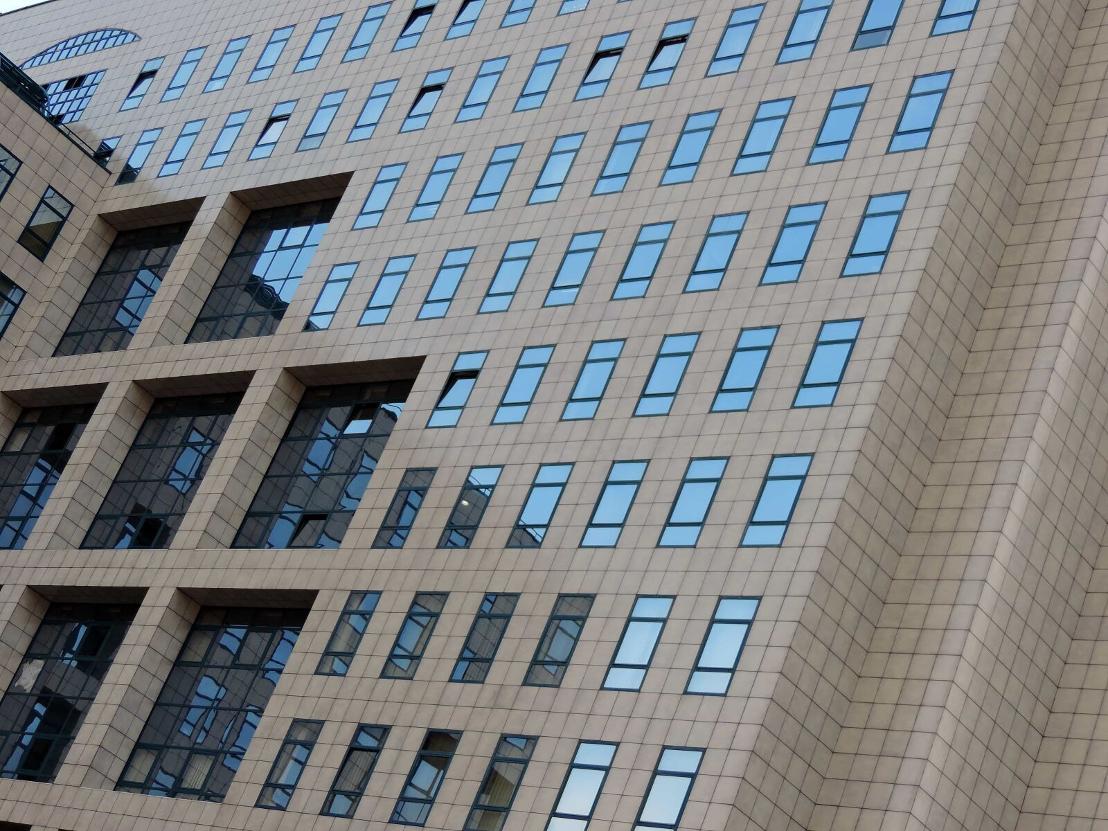 Nikon Coolpix P520 sample photo. Building, office, architecture, business photography