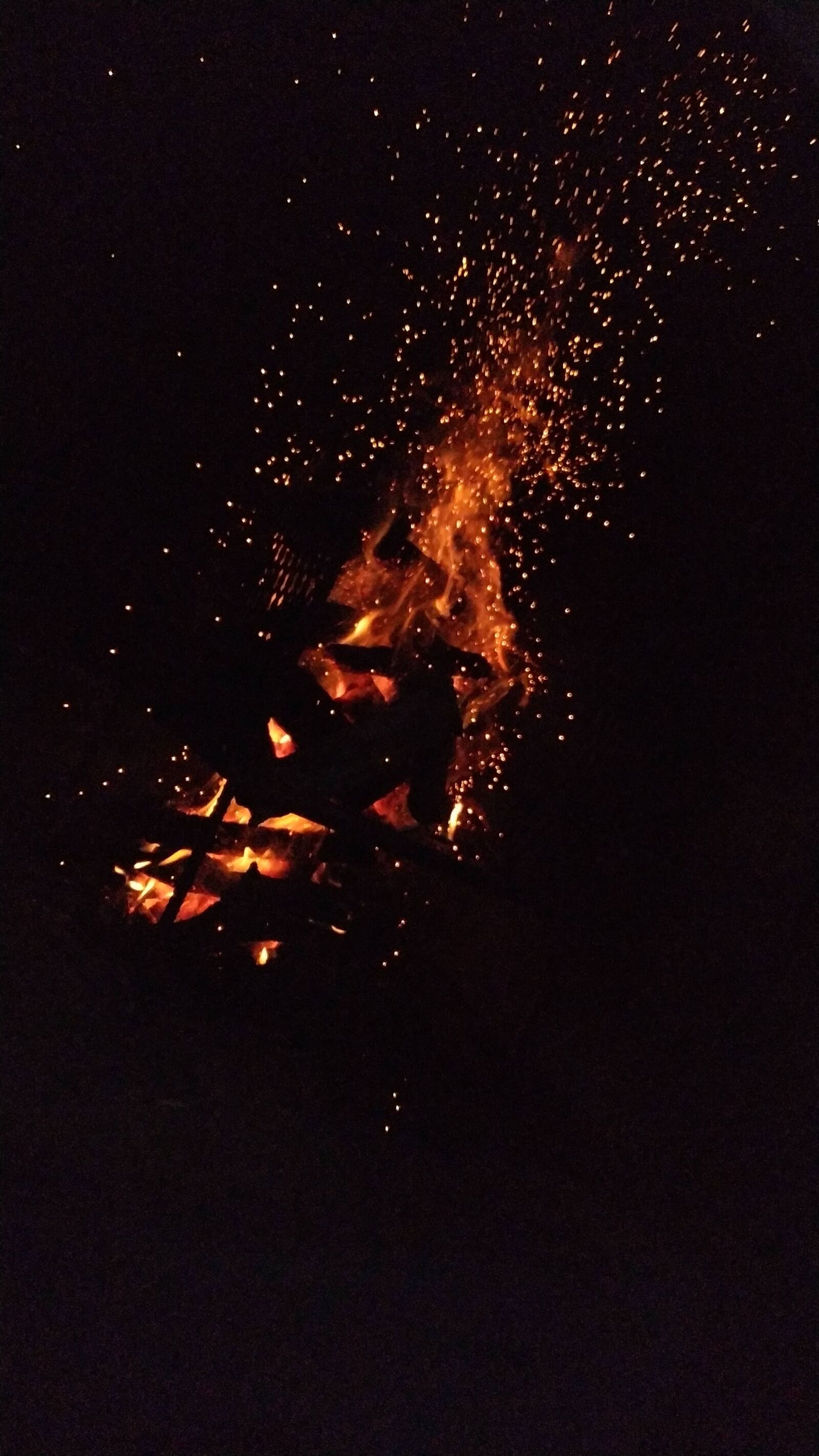Xiaomi Redmi Note 6 Pro sample photo. Fuego, humo, parilla photography
