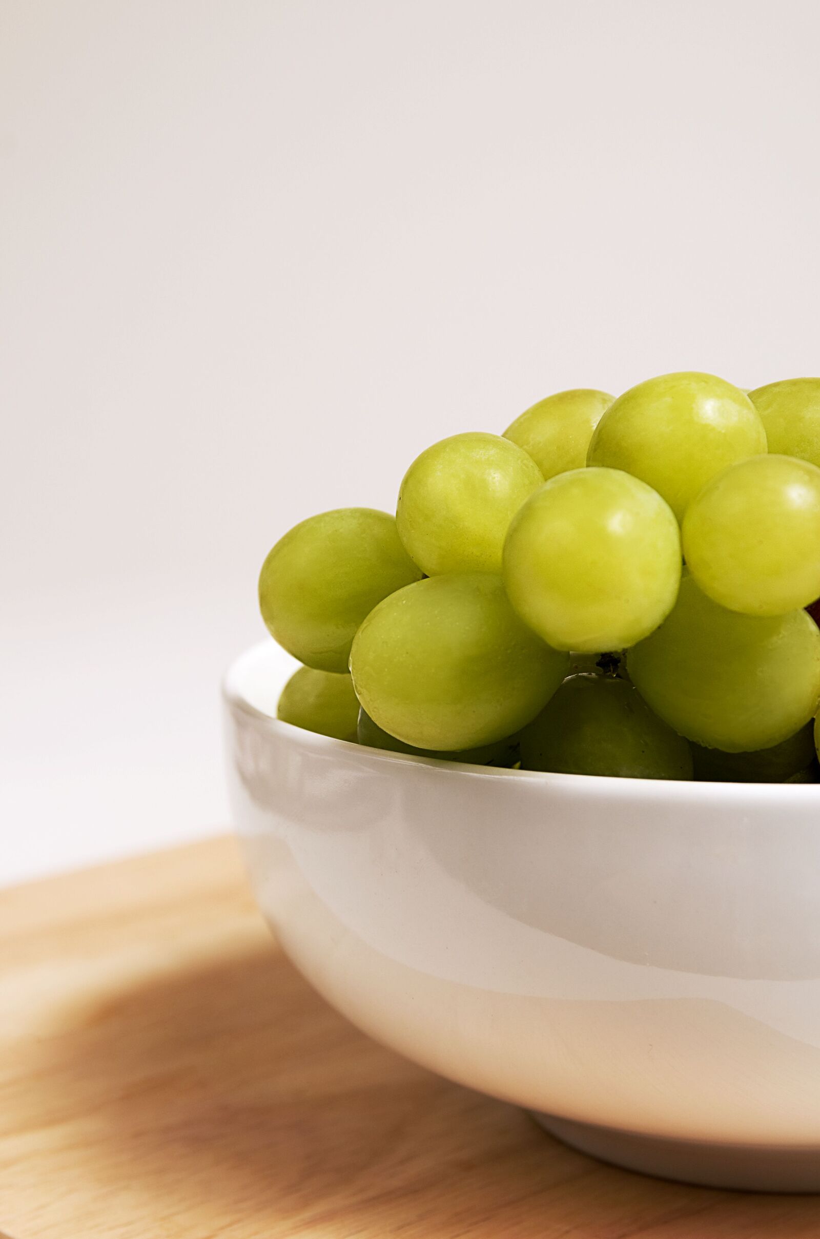 Nikon D300 sample photo. Ceramic, bowl, filled, bunch photography