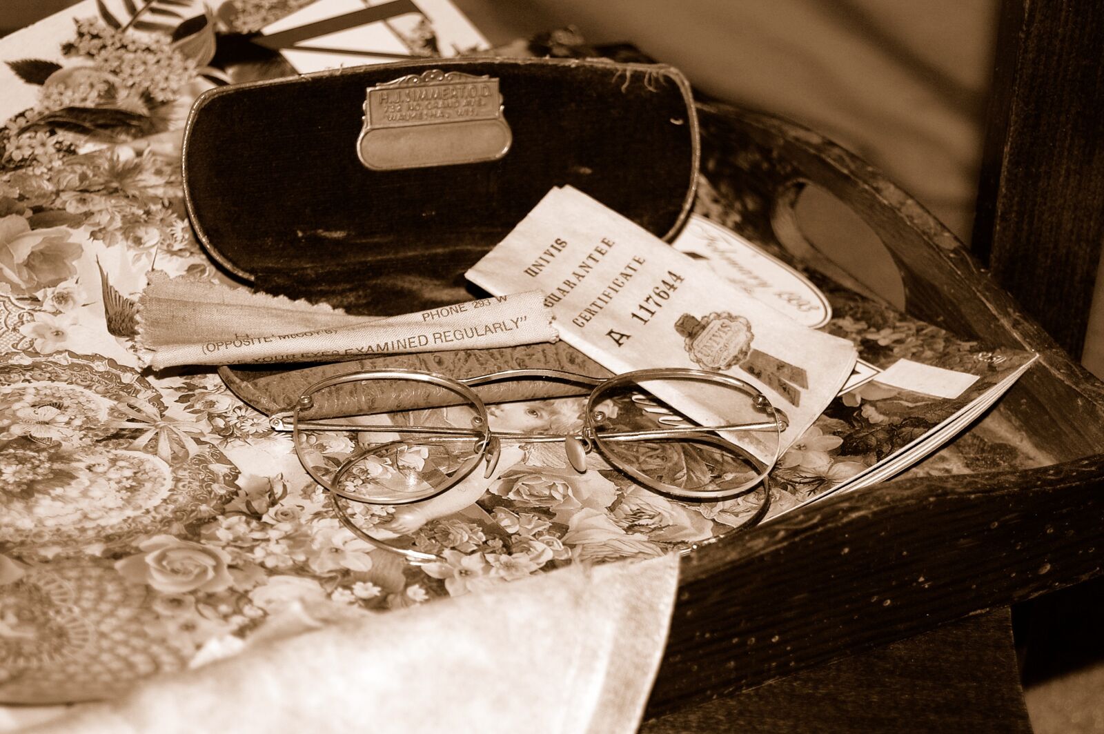 Nikon D40 sample photo. Eyeglasses, vintage, old photography