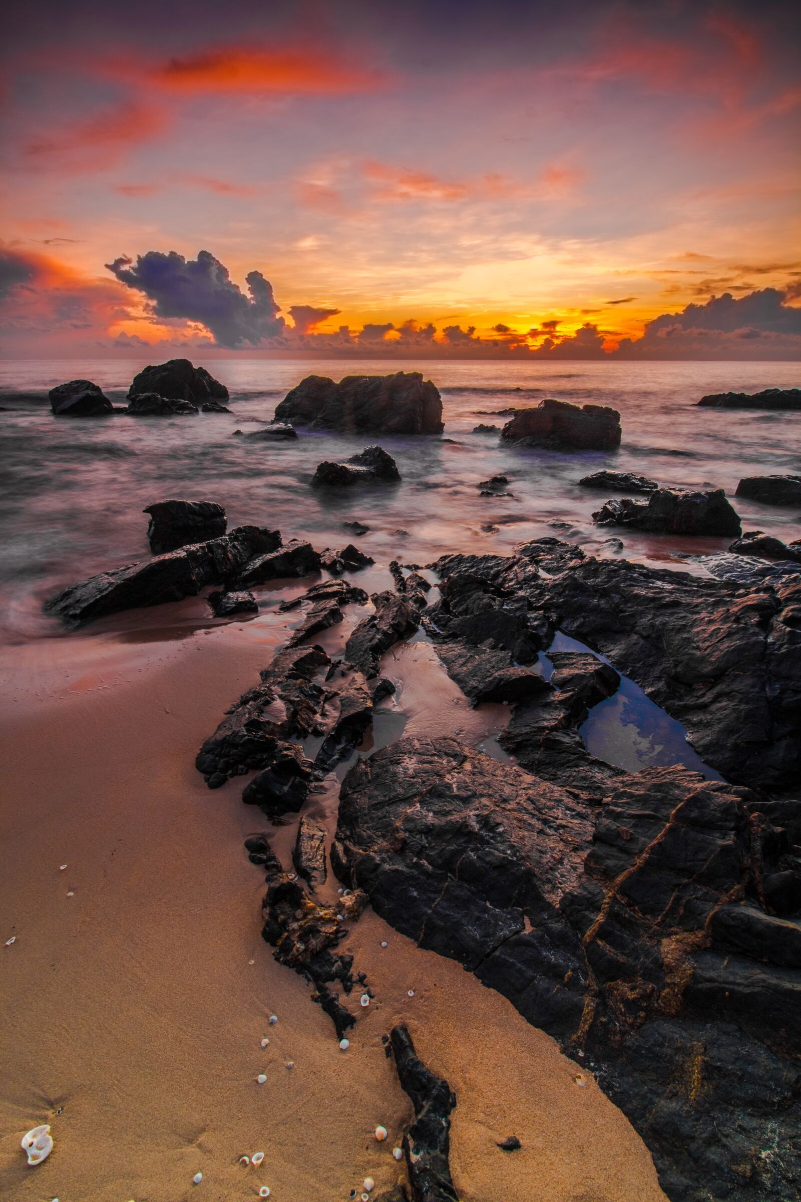 Canon EOS 70D sample photo. Sunset, water, seashore photography
