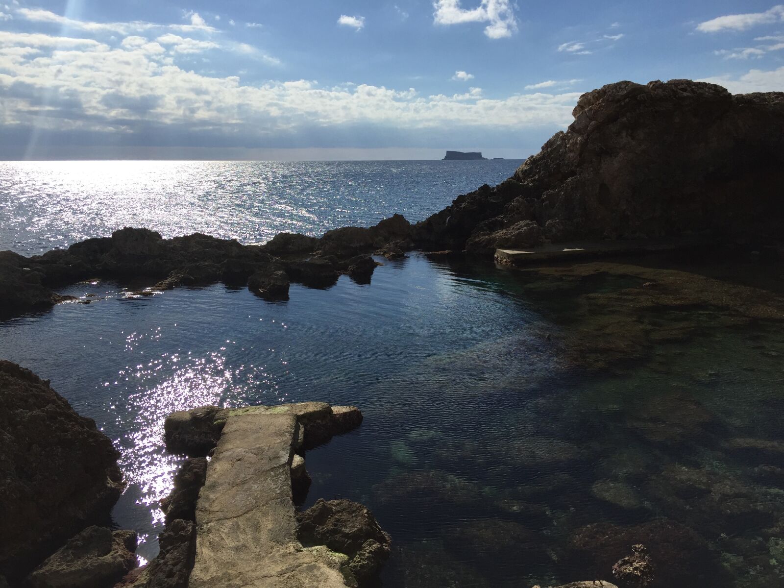Apple iPhone 6 sample photo. Rock, sea, clean photography