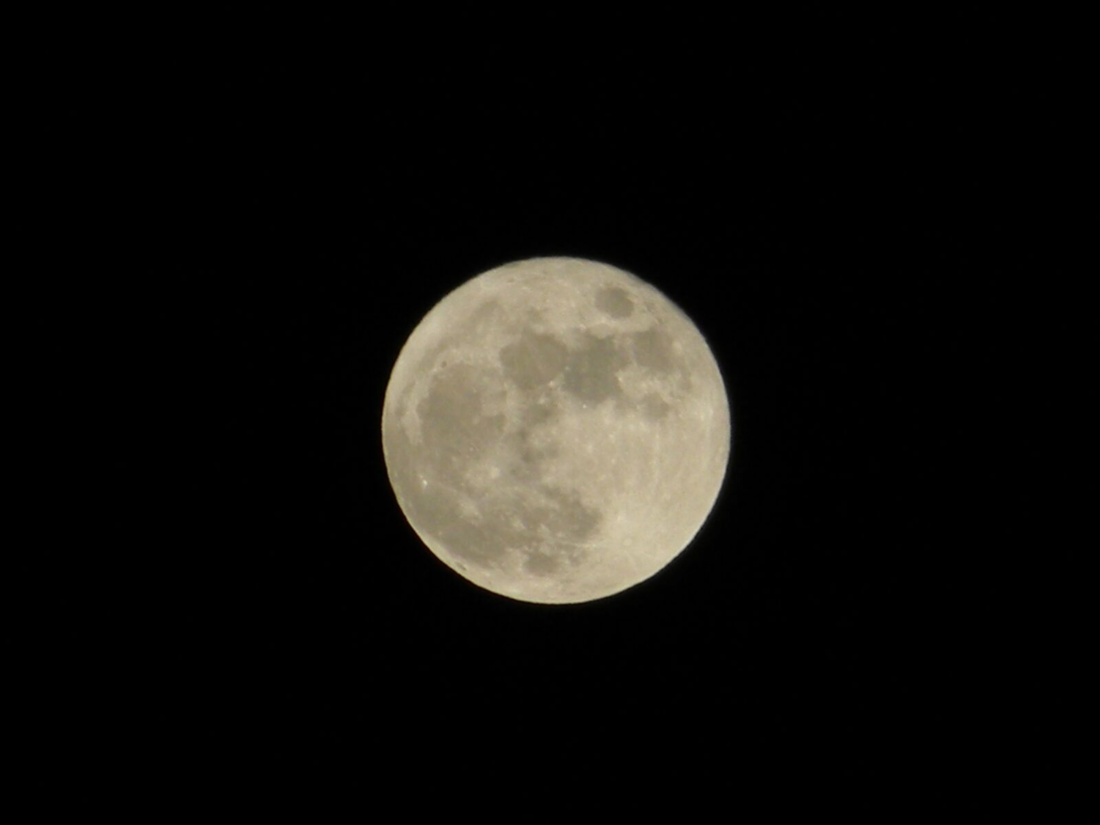 Nikon Coolpix L110 sample photo. Moon, full, ceres photography