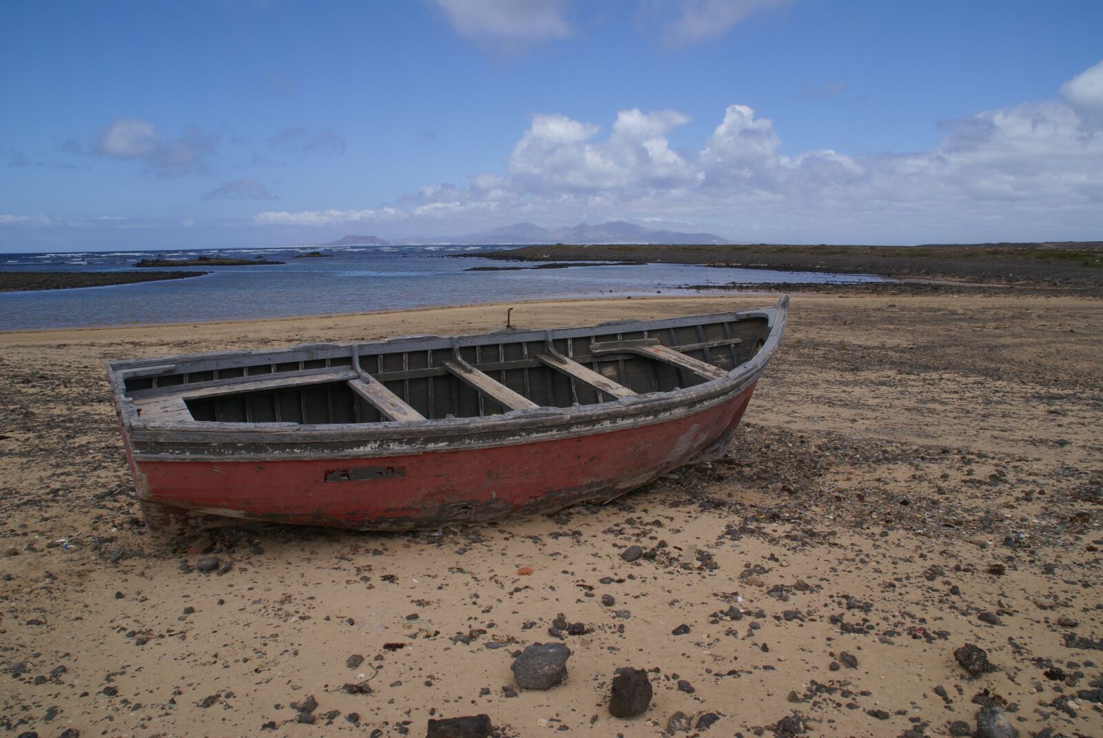 Sony Alpha DSLR-A100 sample photo. Sea, ocean, boat photography