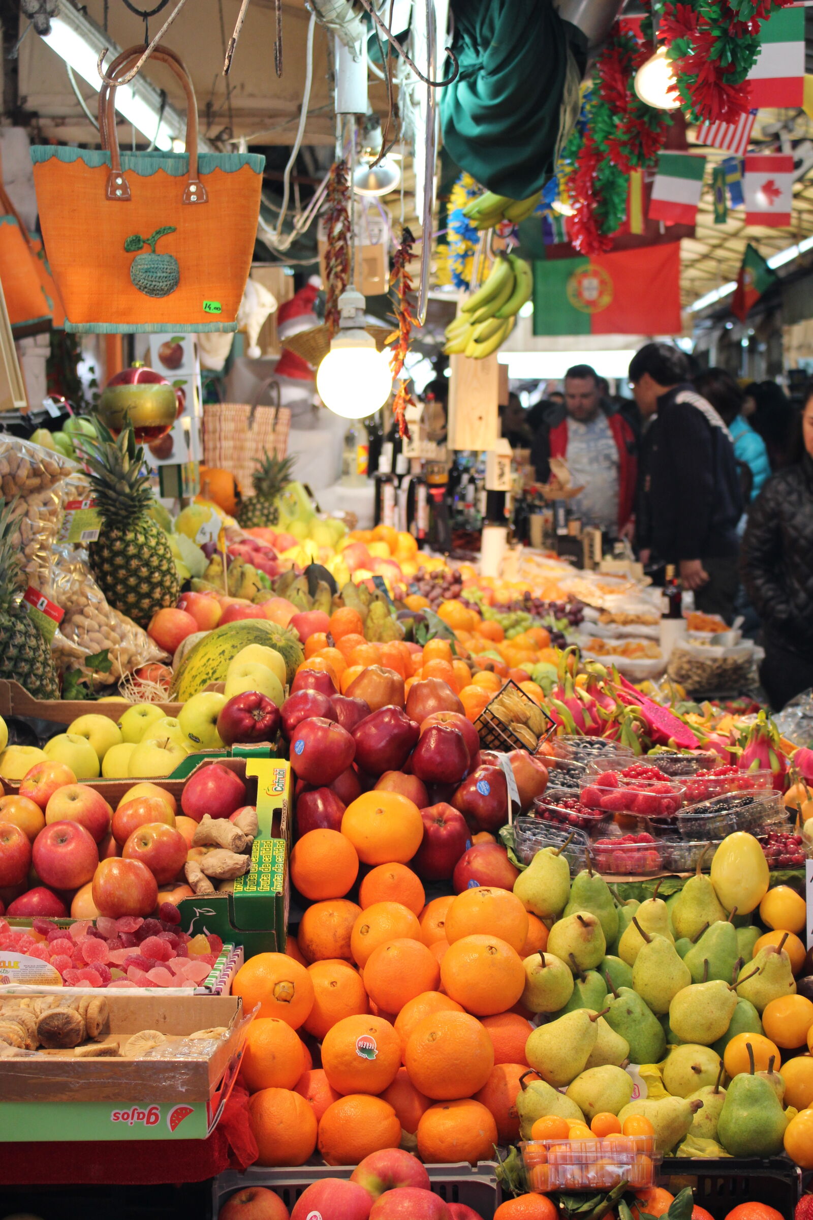 Canon EOS 100D (EOS Rebel SL1 / EOS Kiss X7) sample photo. Fruit, market photography