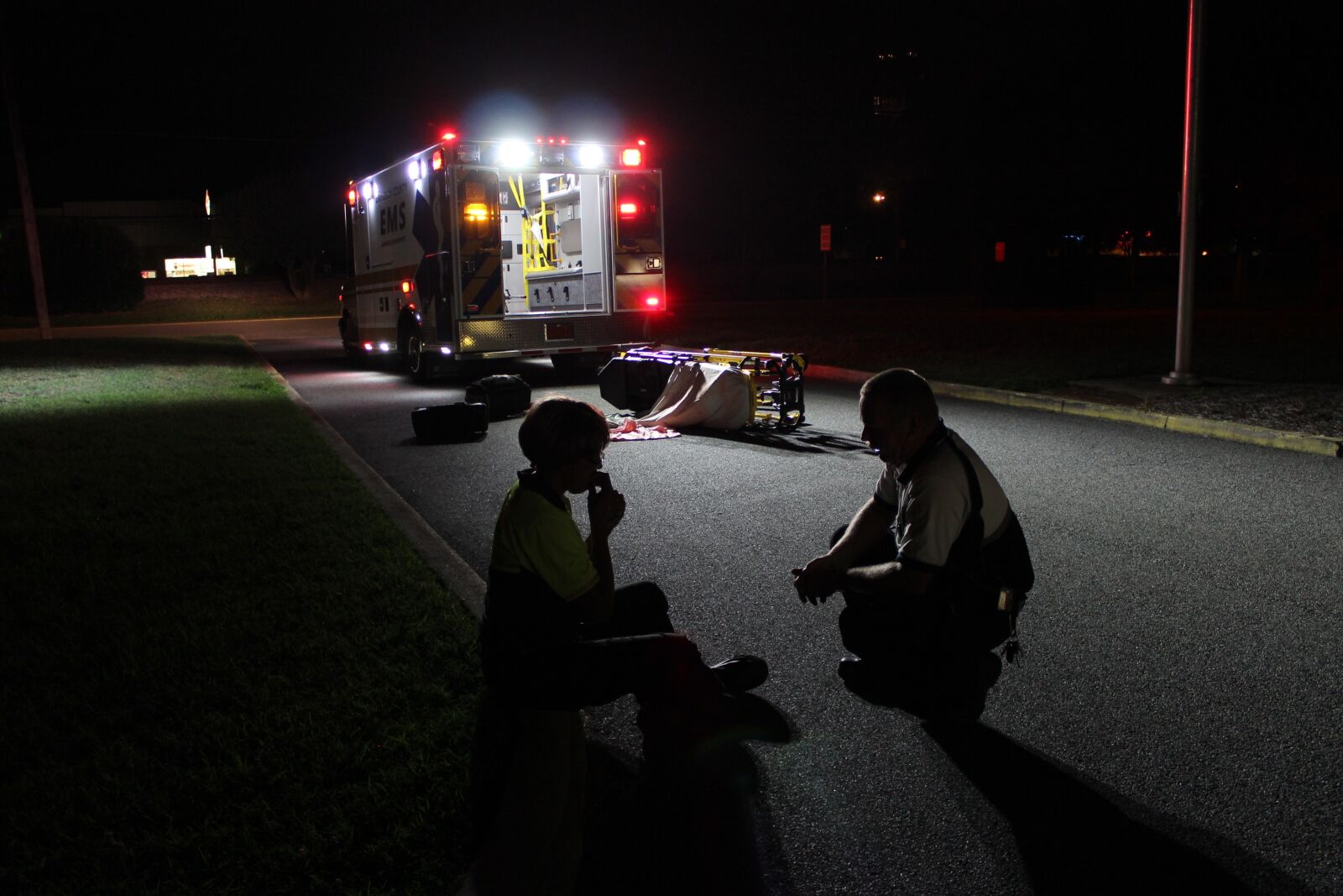 Canon EOS 600D (Rebel EOS T3i / EOS Kiss X5) sample photo. Ambulance, assault, paramedic photography