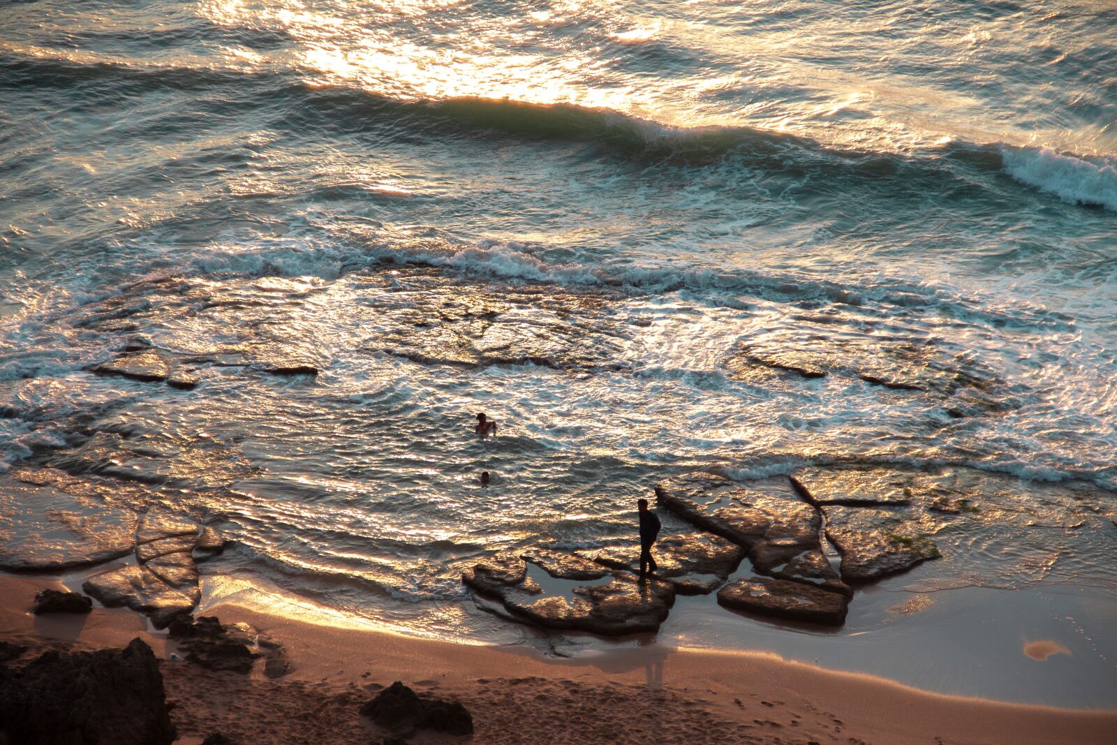Canon EF-S 18-135mm F3.5-5.6 IS sample photo. Beach, ocean, sunset photography